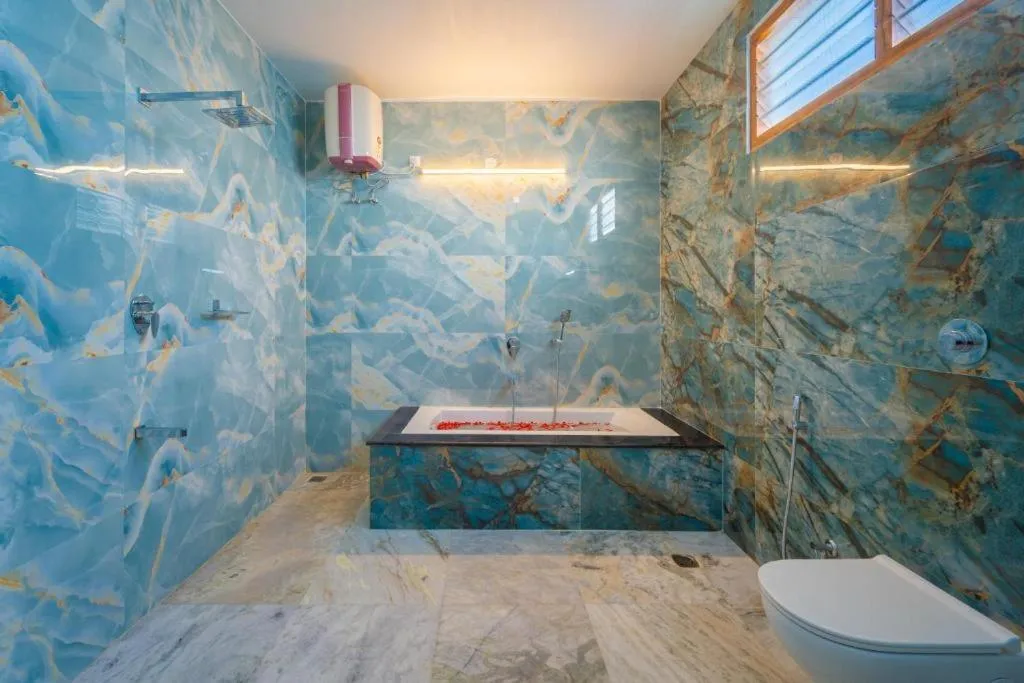 Shower in AR Phalazzo Resort and Banquets