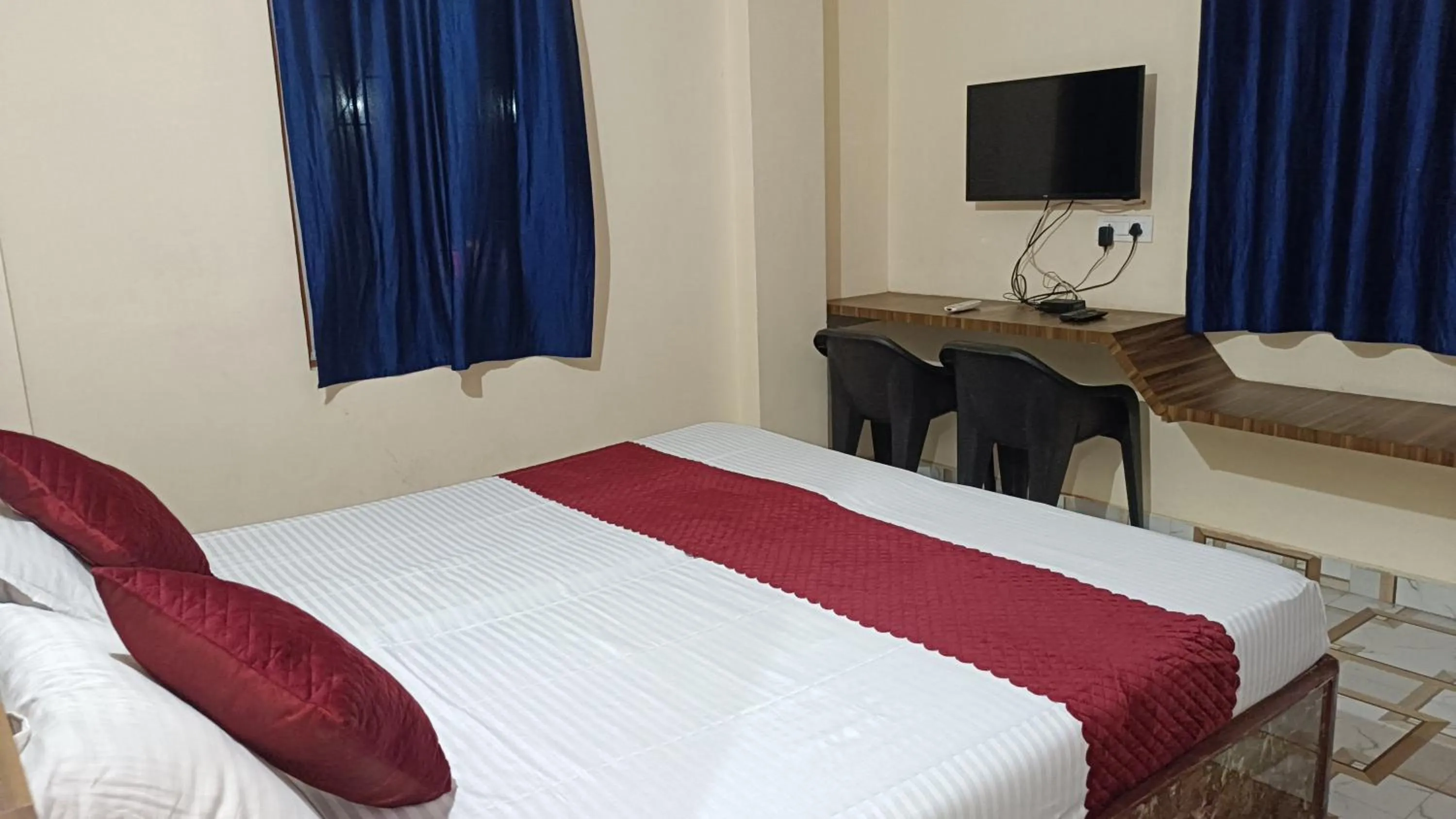 Communal lounge/ TV room, Bed in GB Guest House By ROH