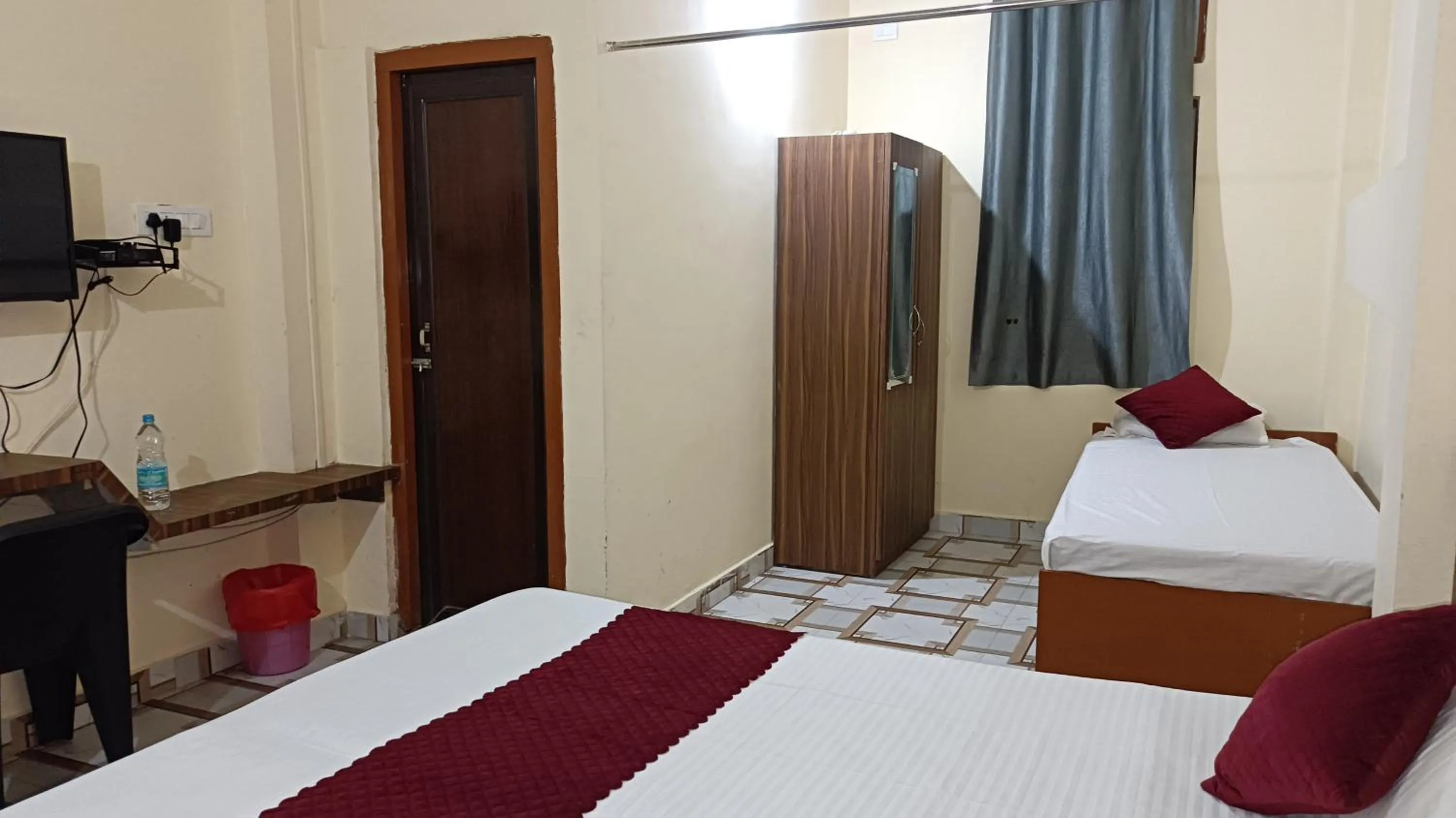 Communal lounge/ TV room, Bed in GB Guest House By ROH