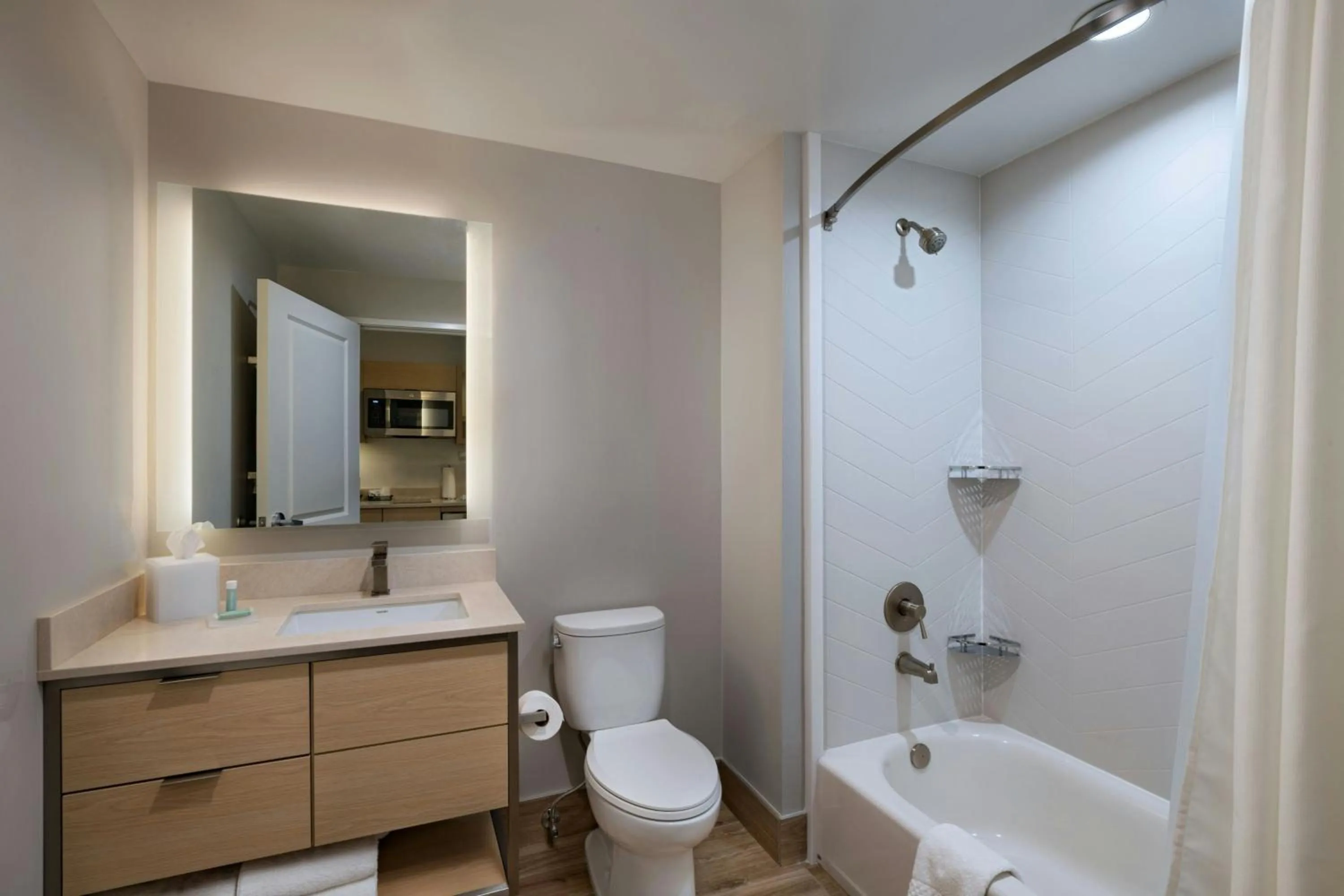 Bathroom in TownePlace Suites by Marriott Albuquerque Uptown