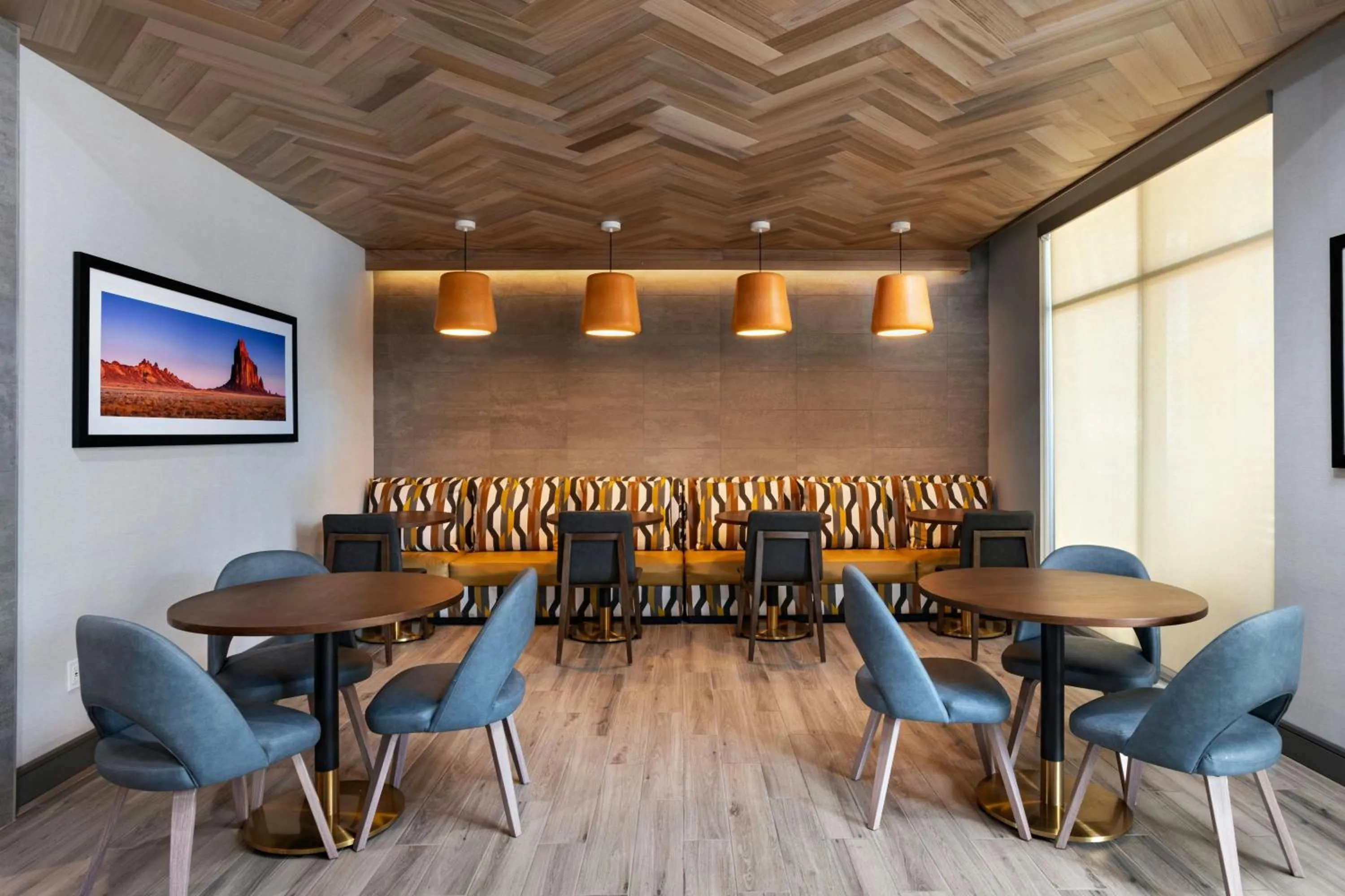 Breakfast in TownePlace Suites by Marriott Albuquerque Uptown