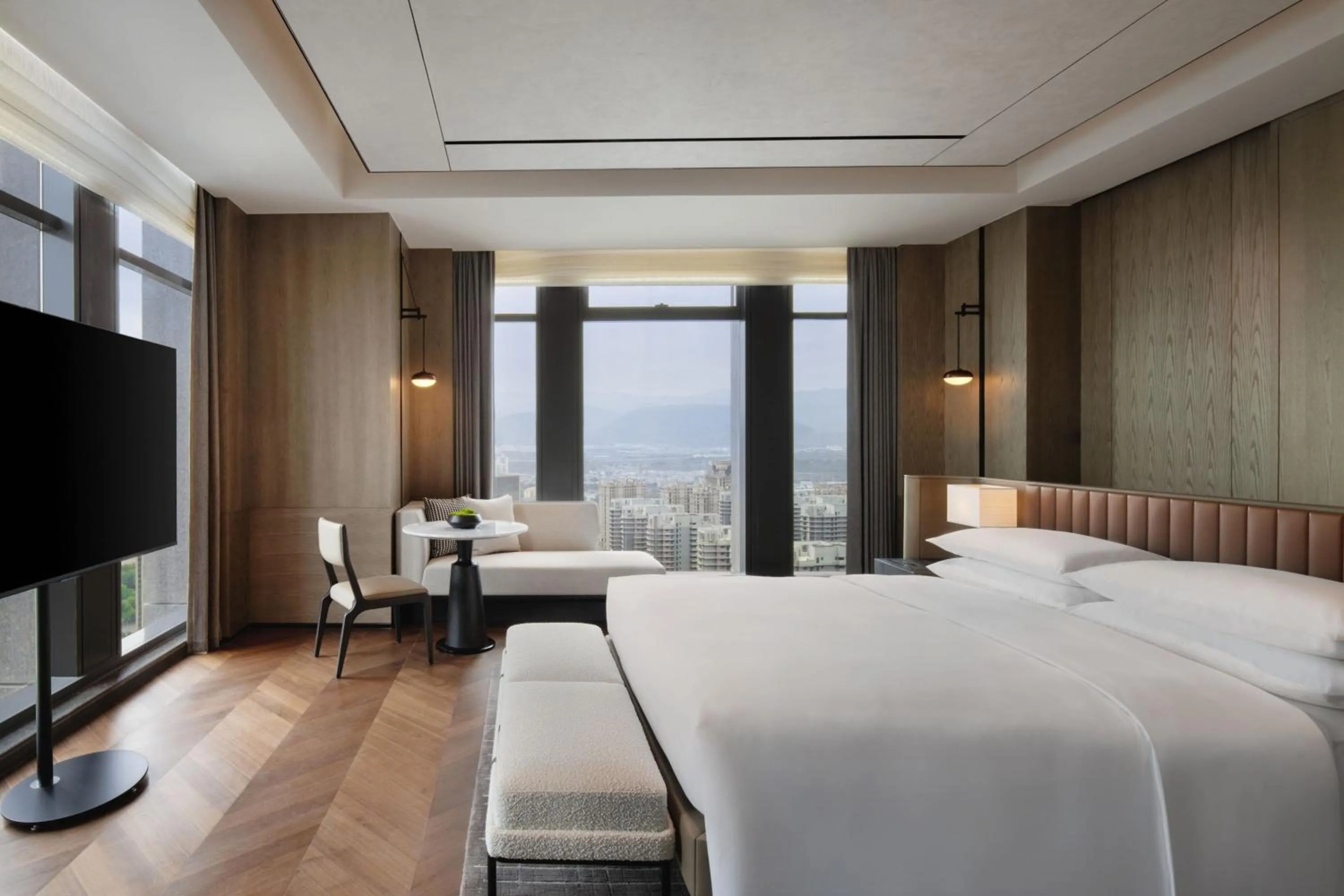 Photo of the whole room, Bed in Sheraton Lanzhou Anning