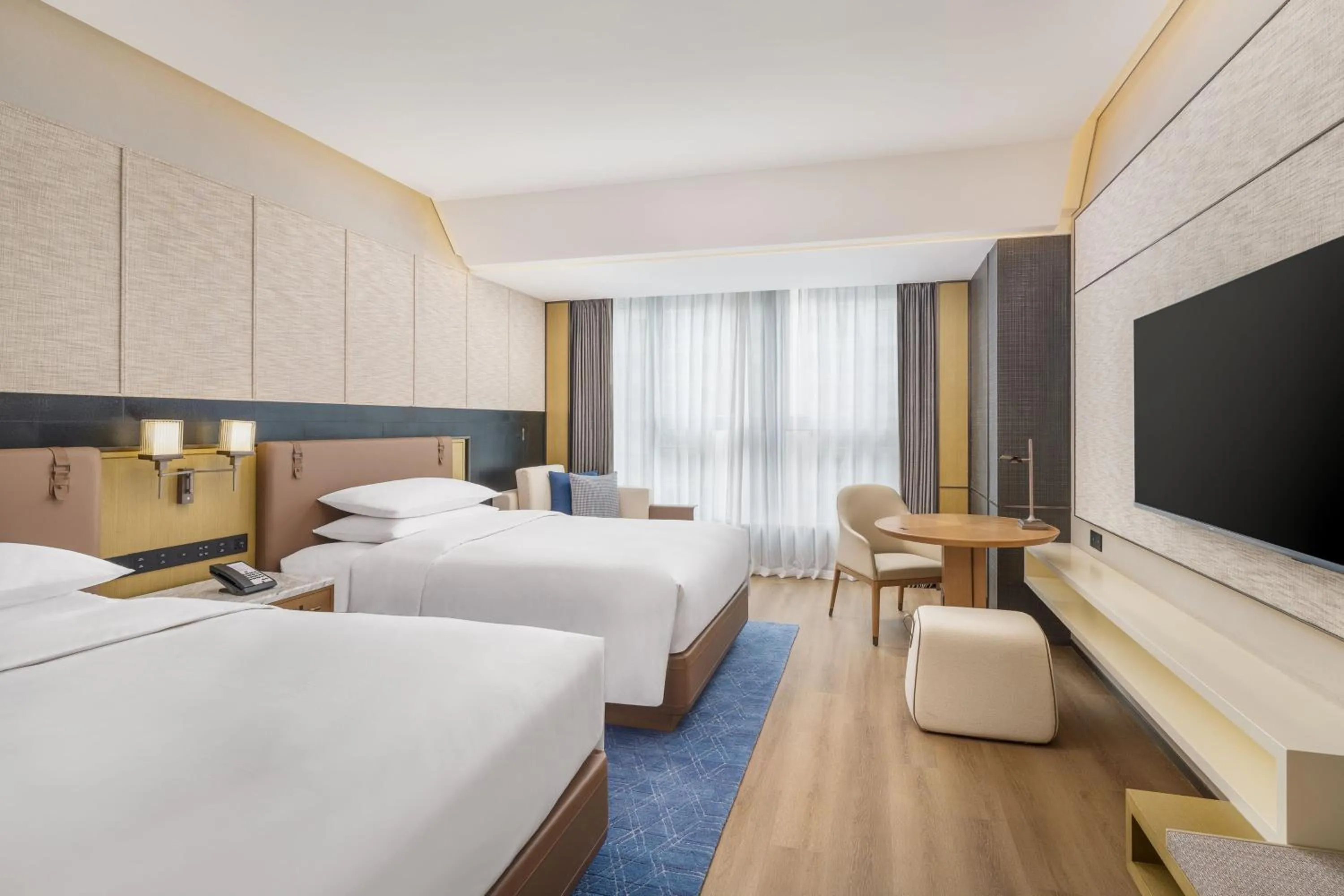Photo of the whole room, Bed in Luoyang Marriott Hotel