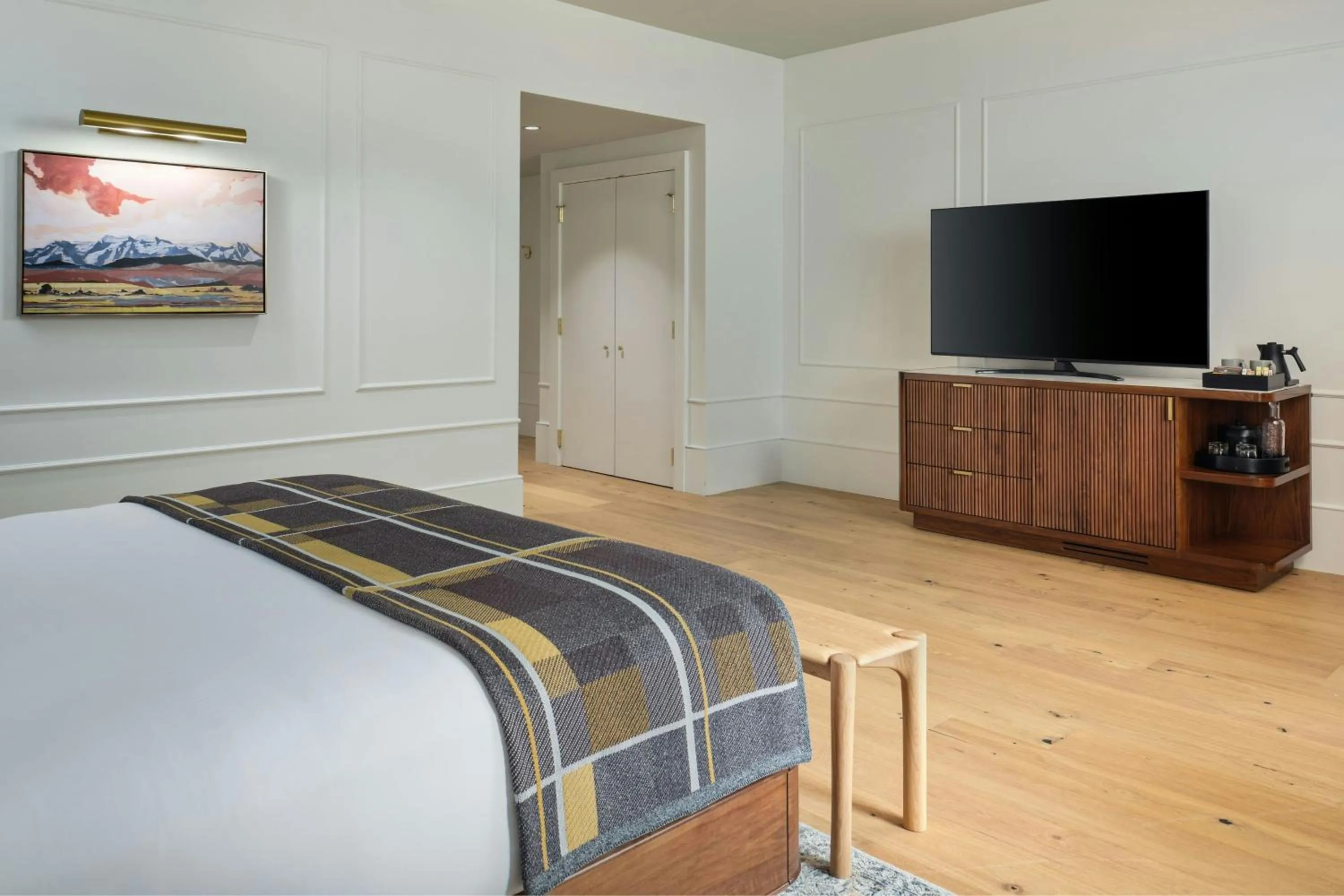 Photo of the whole room, Bed in Asher Adams, Autograph Collection