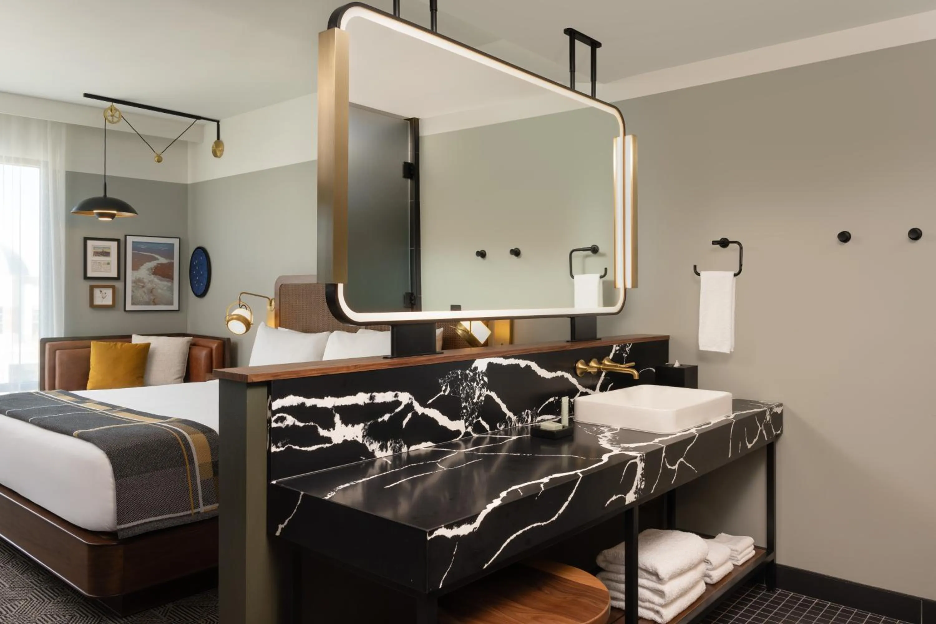 Bathroom, Bed in Asher Adams, Autograph Collection