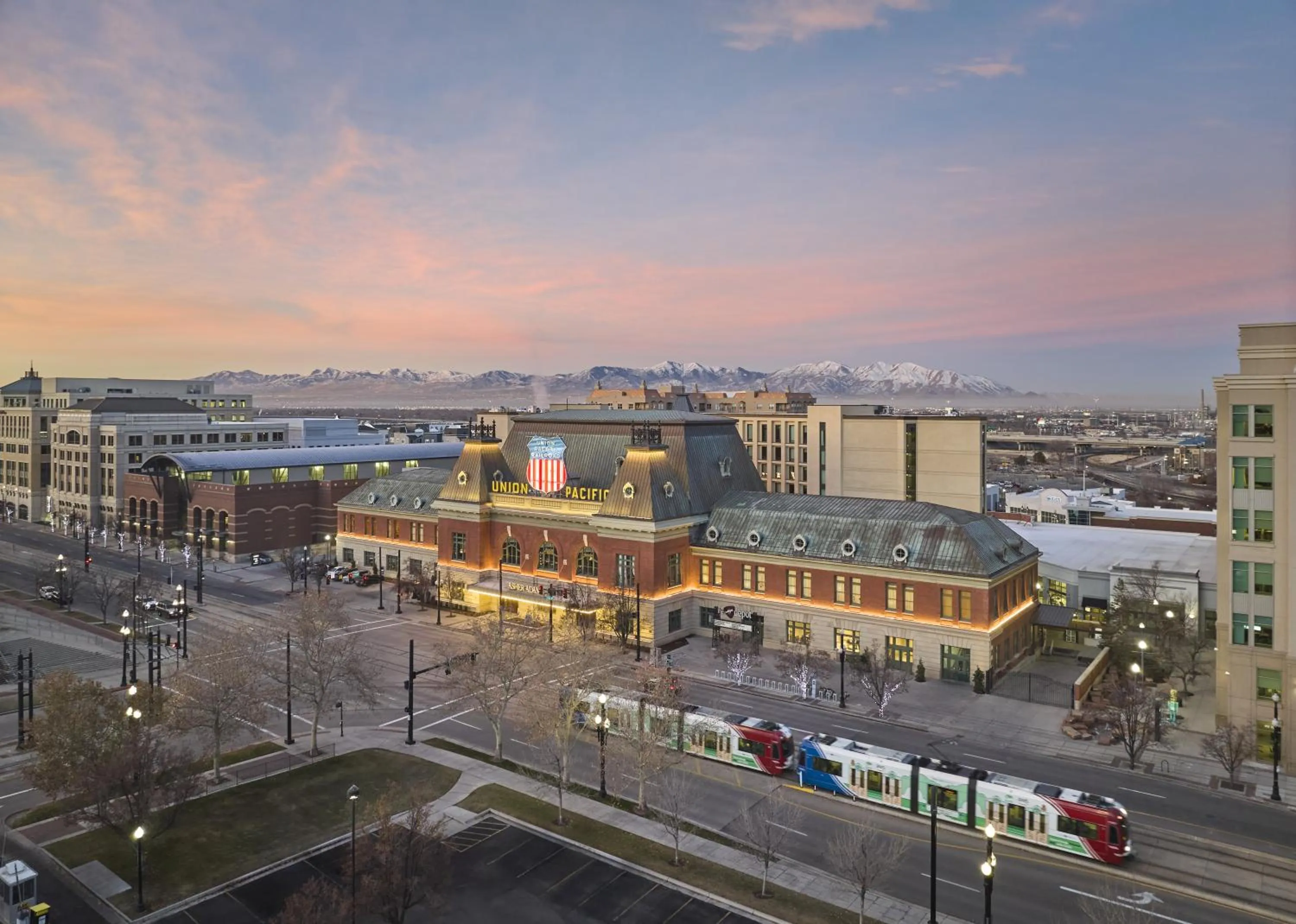 Property building in Asher Adams, Autograph Collection