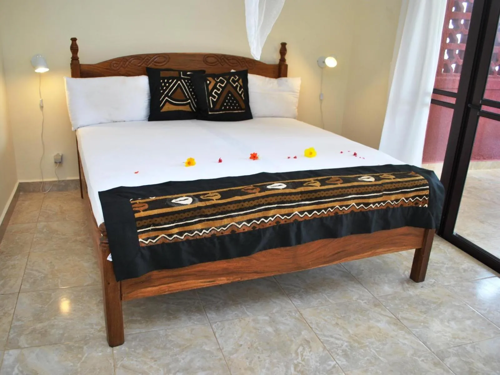 Bed in Lemon Creek Hotel Resort