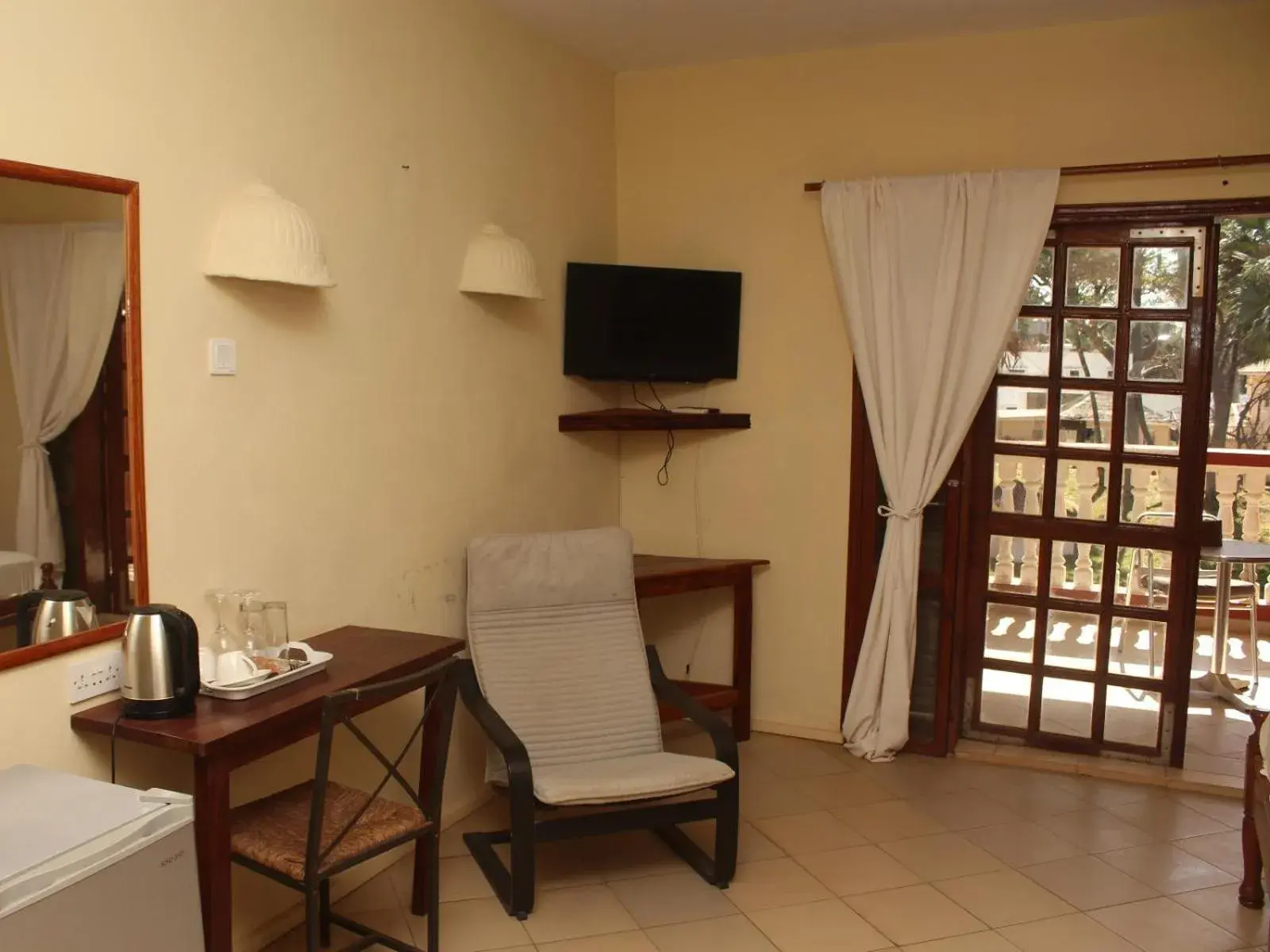 Superior Double Room in Lemon Creek Hotel Resort Superior Double Room in Lemon Creek Hotel Resort