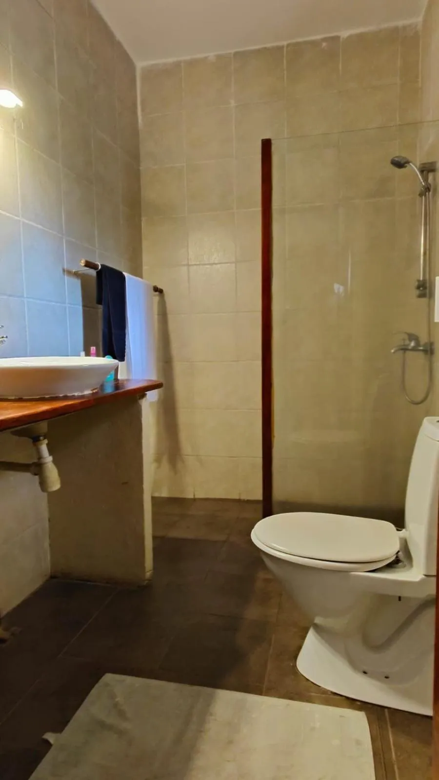 Bathroom in Lemon Creek Hotel Resort