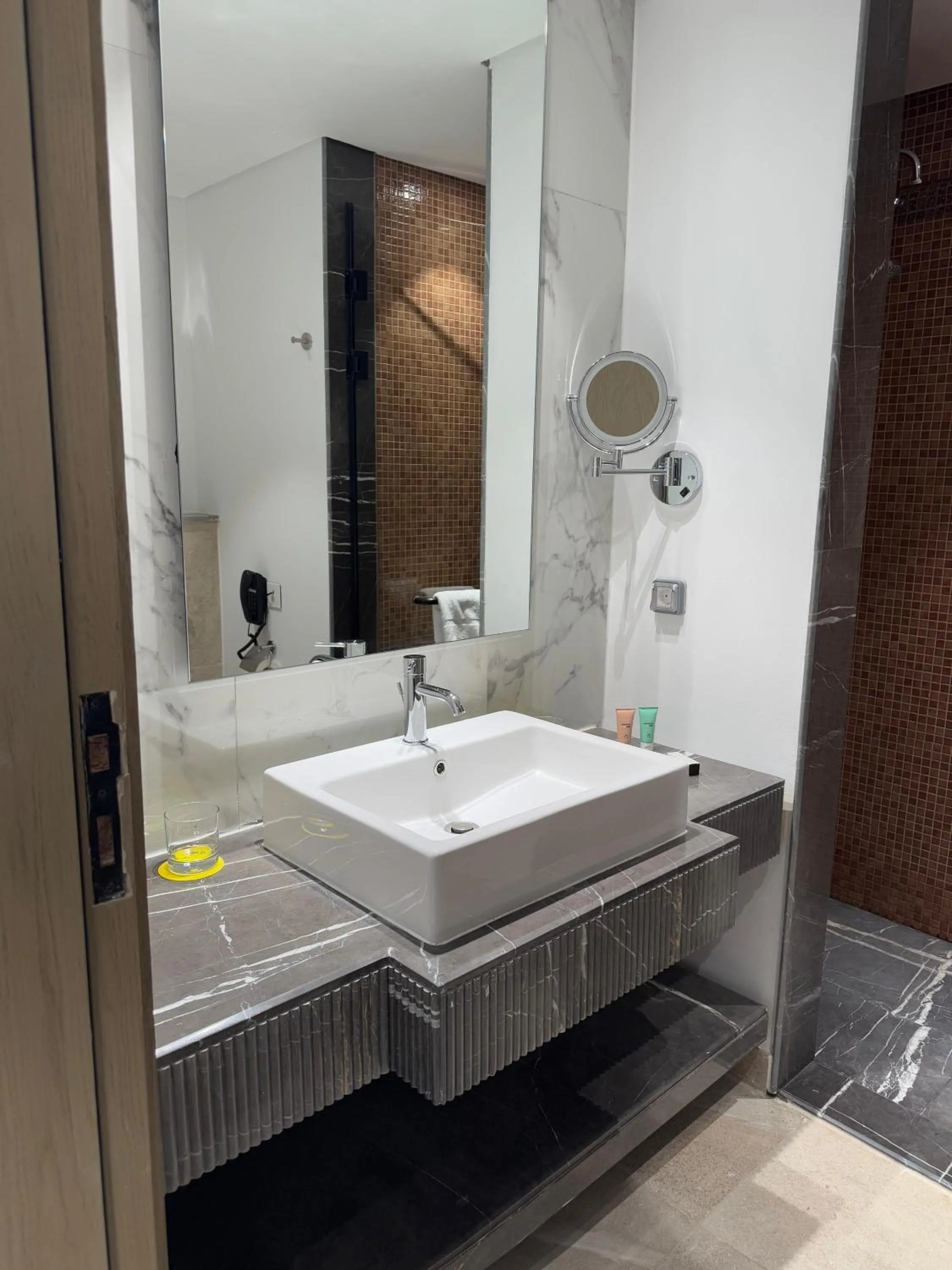 Bathroom in The G Einbay Golf Resort