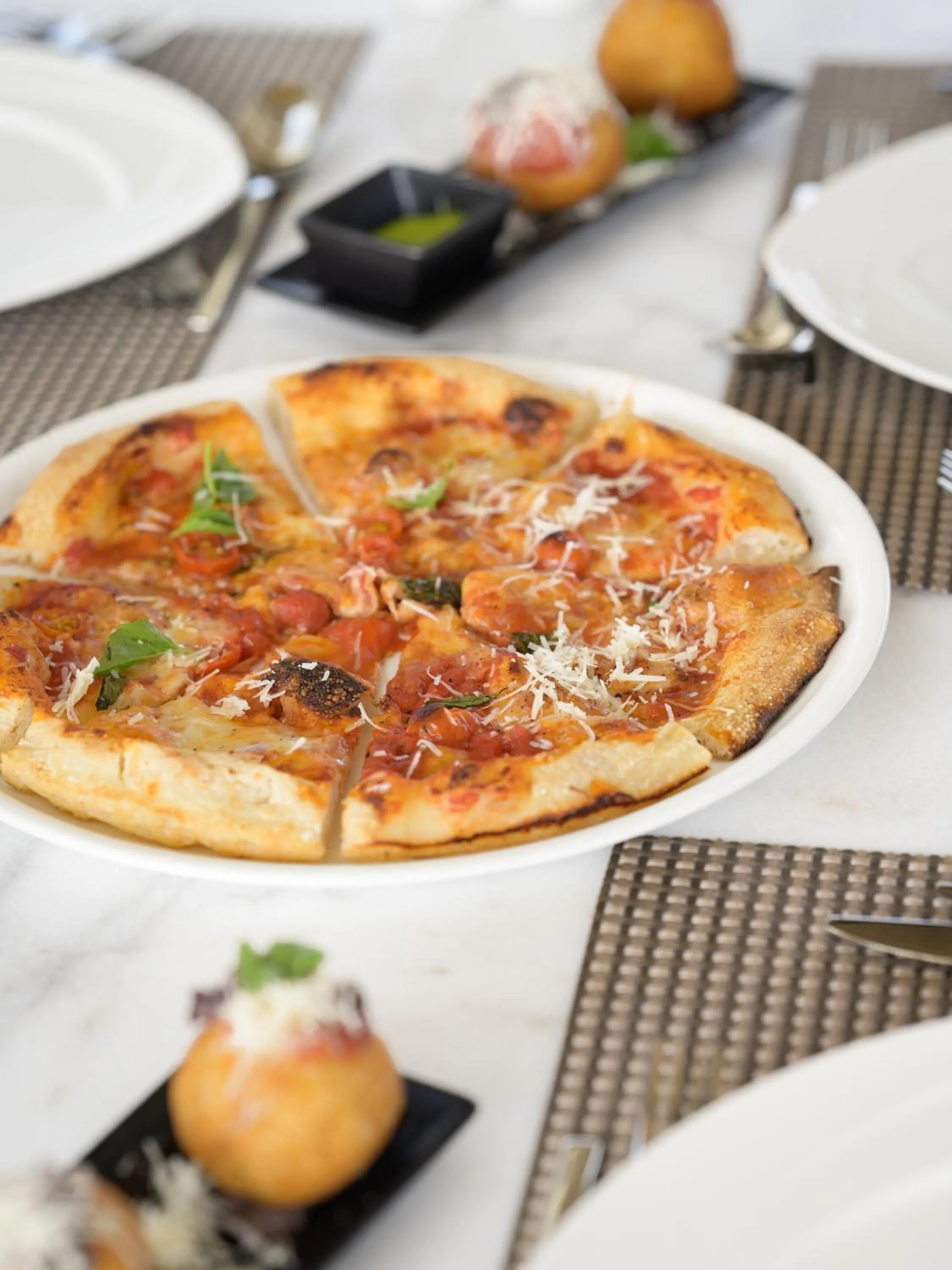 Food and drinks in The G Einbay Golf Resort