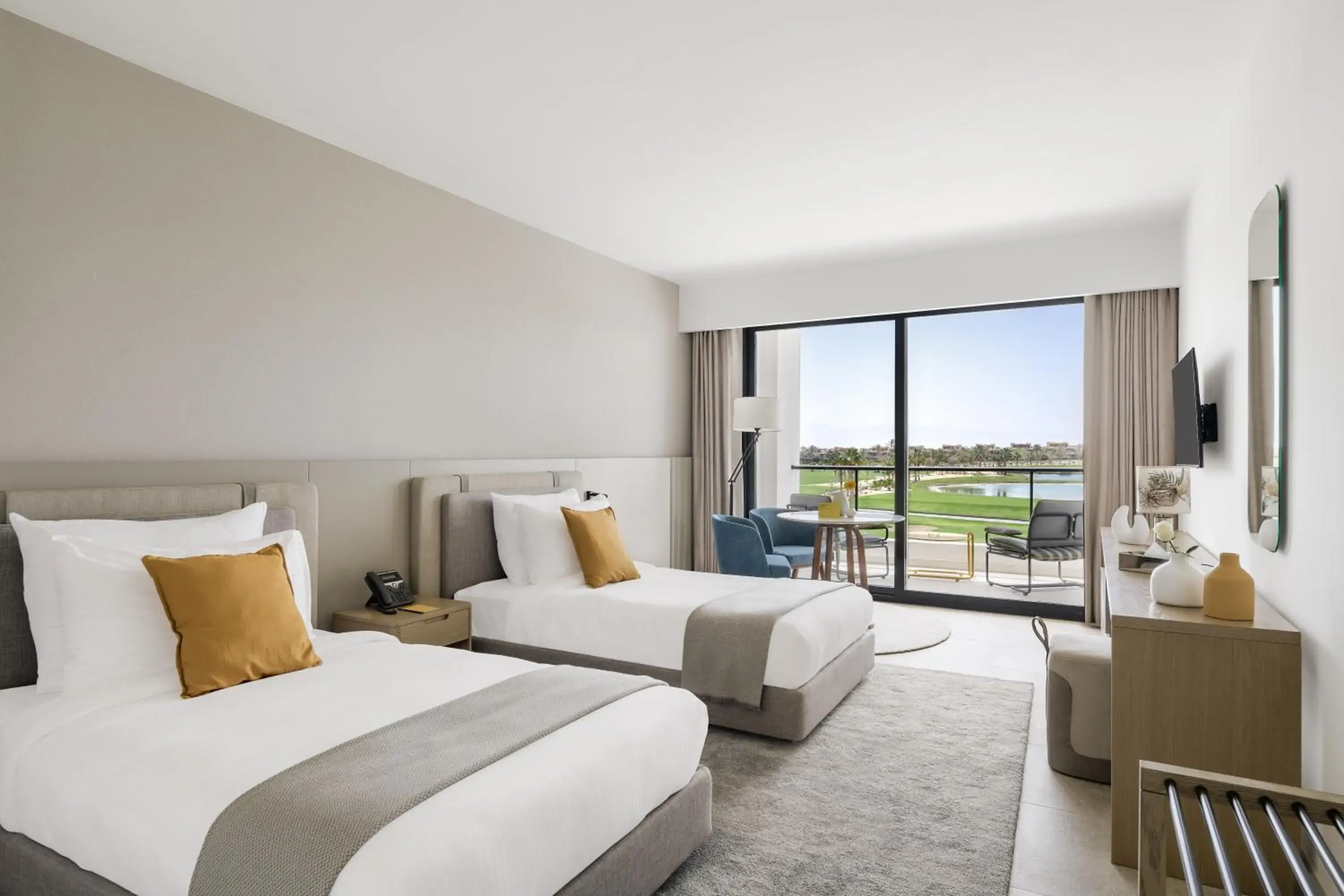 Deluxe Twin Room in The G Einbay Golf Resort Deluxe Twin Room in The G Einbay Golf Resort