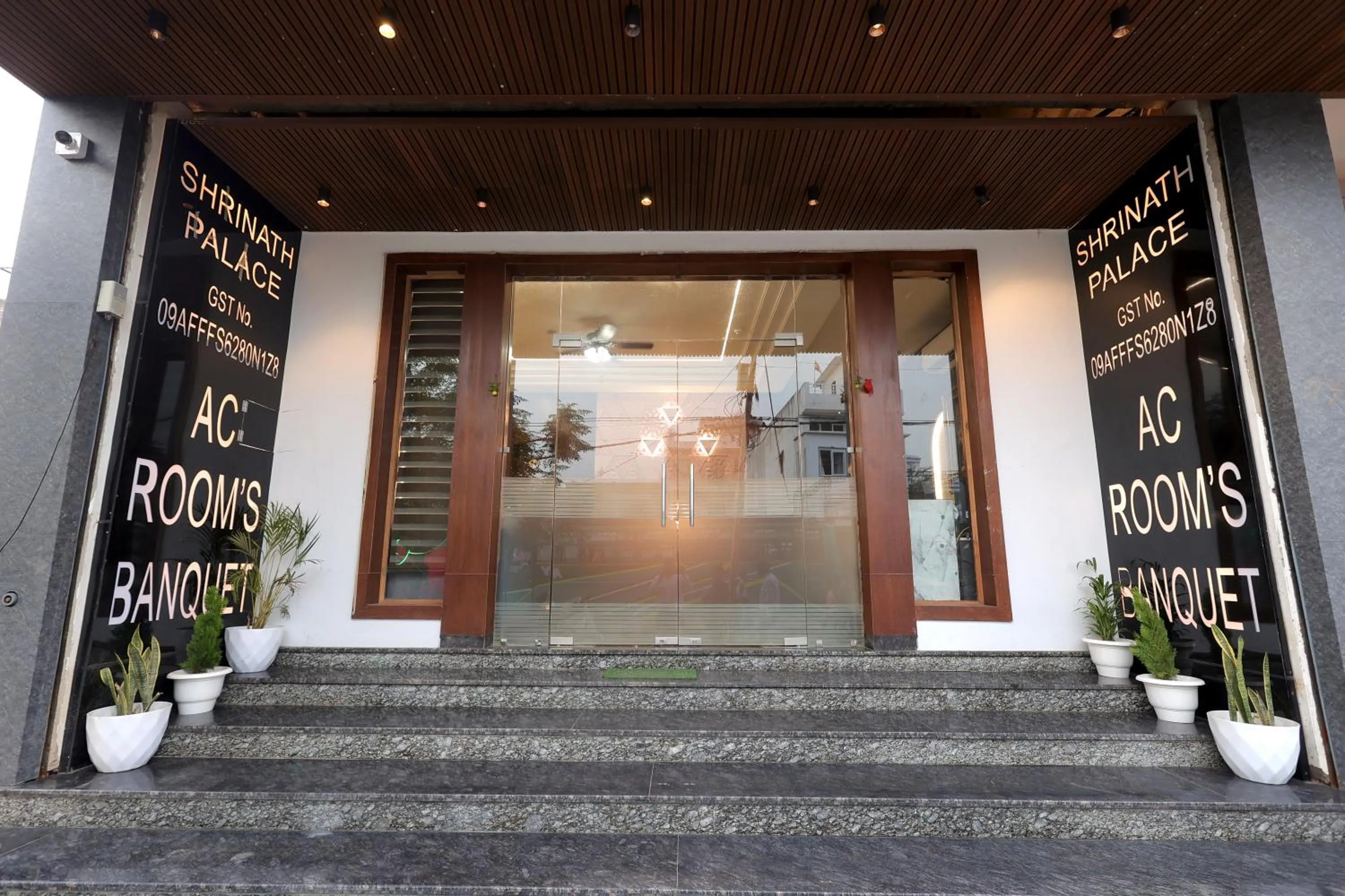 Property building in Hotel Shrinath Palace