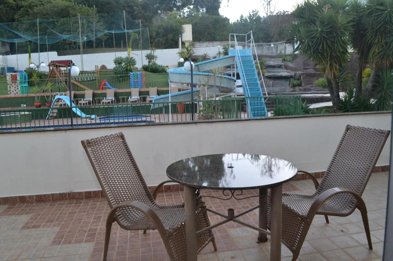 Restaurant/places to eat in Hotel Arlen 4