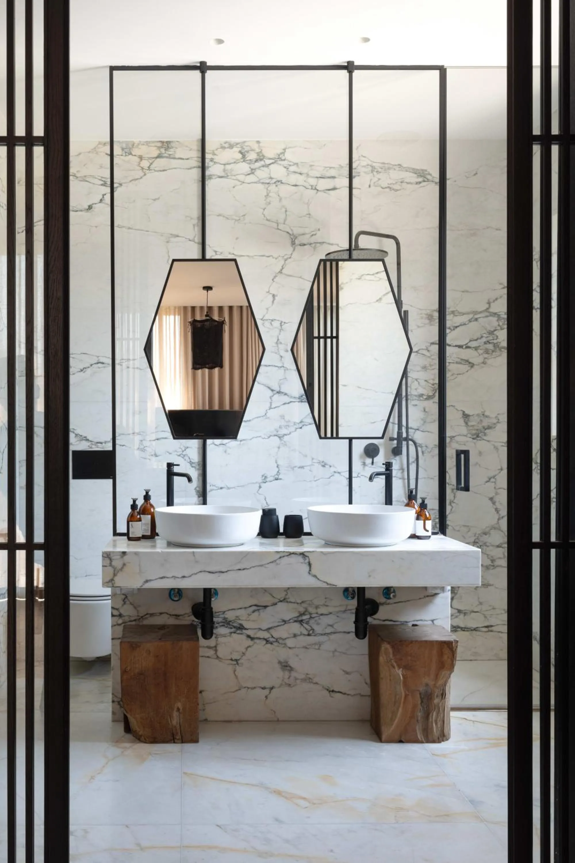 High Living Penthouse with Rooftop Pool