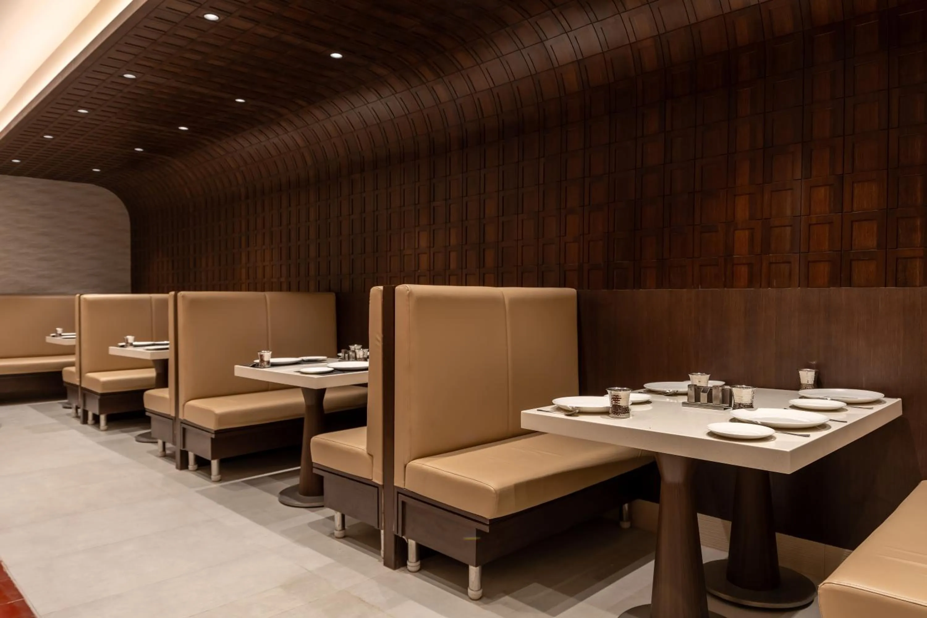 Restaurant/places to eat in Copper Leaf Hotels, Tirunelveli