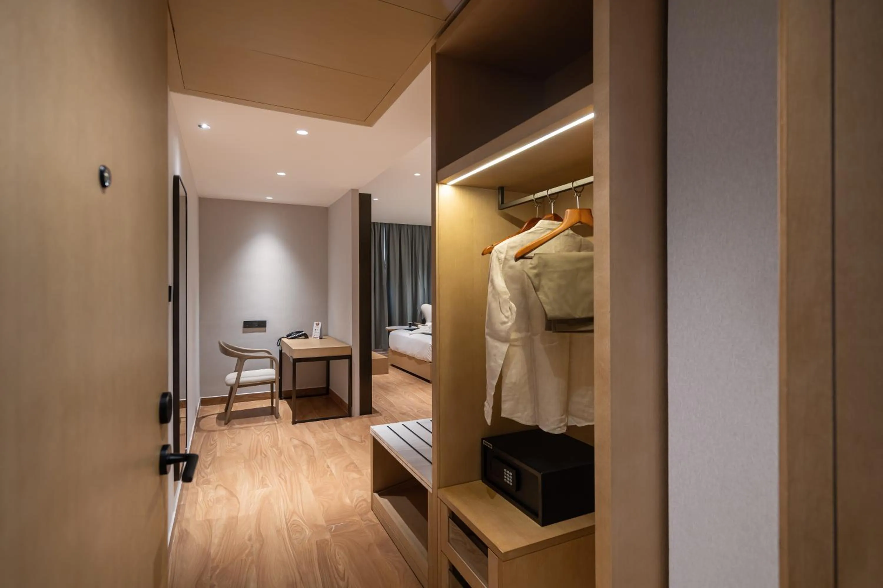 safe, Bed in Copper Leaf Hotels, Tirunelveli