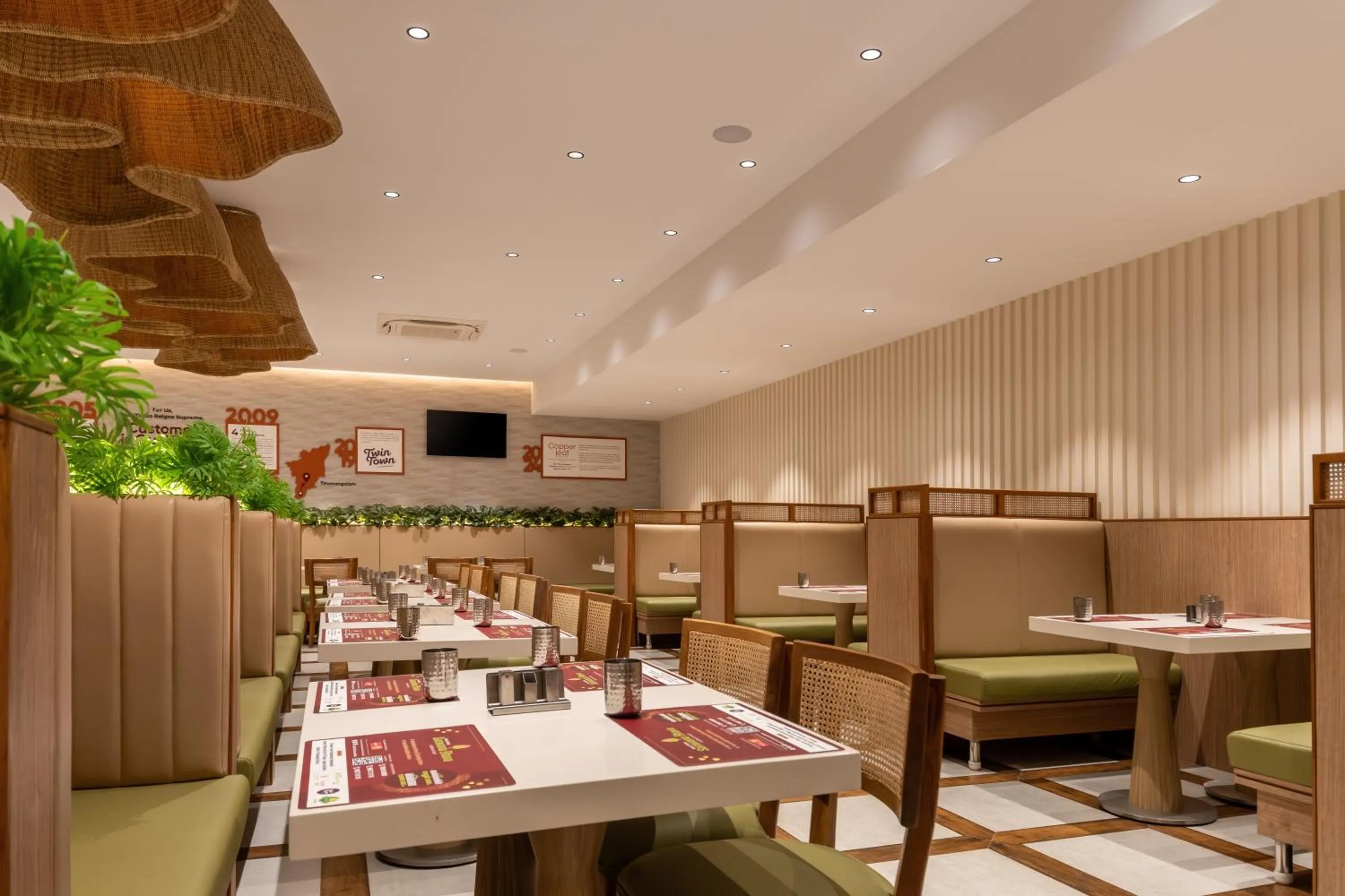 Restaurant/places to eat in Copper Leaf Hotels, Tirunelveli