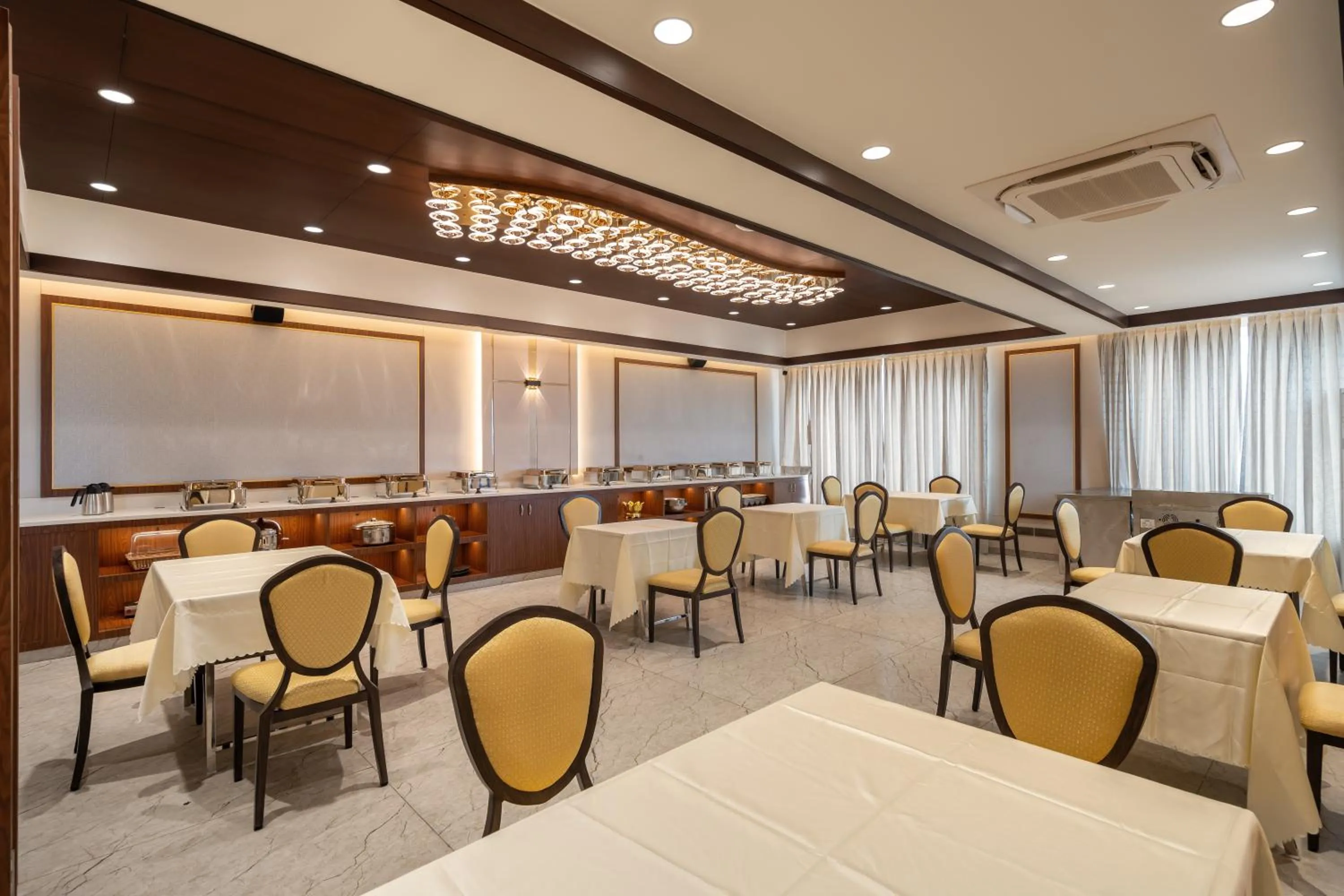 Restaurant/places to eat in Copper Leaf Hotels, Tirunelveli