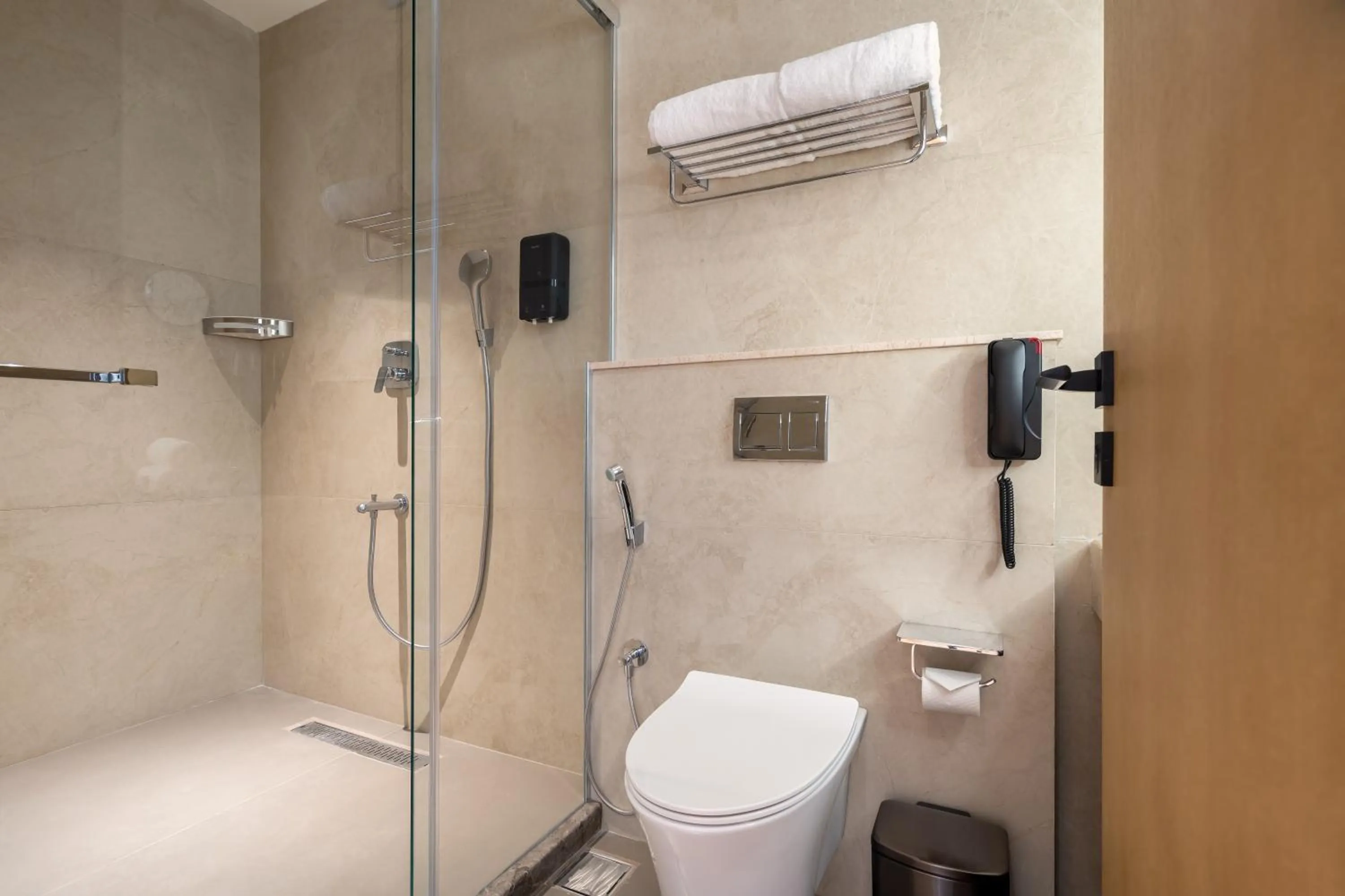 Toilet in Copper Leaf Hotels, Tirunelveli