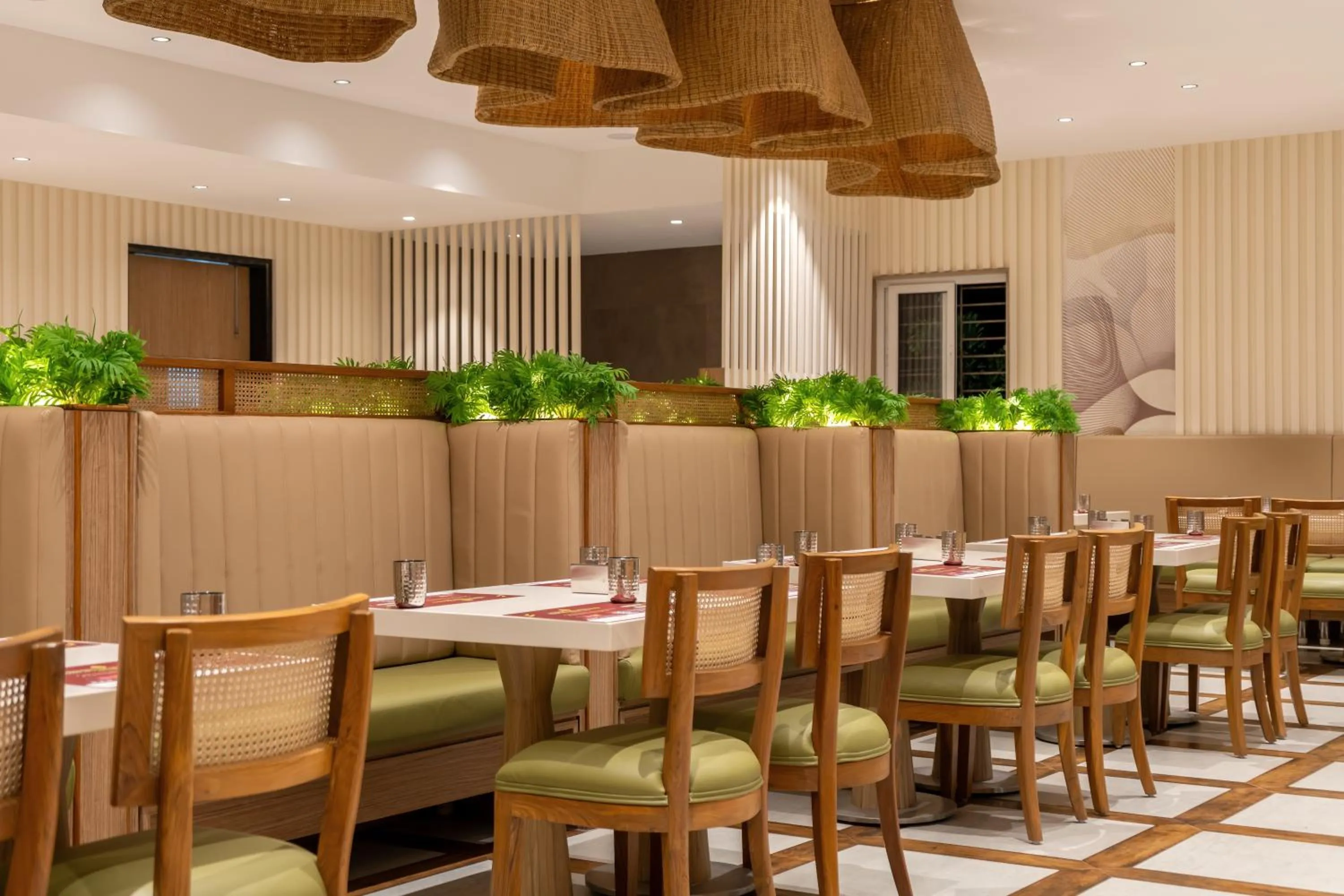 Restaurant/places to eat in Copper Leaf Hotels, Tirunelveli