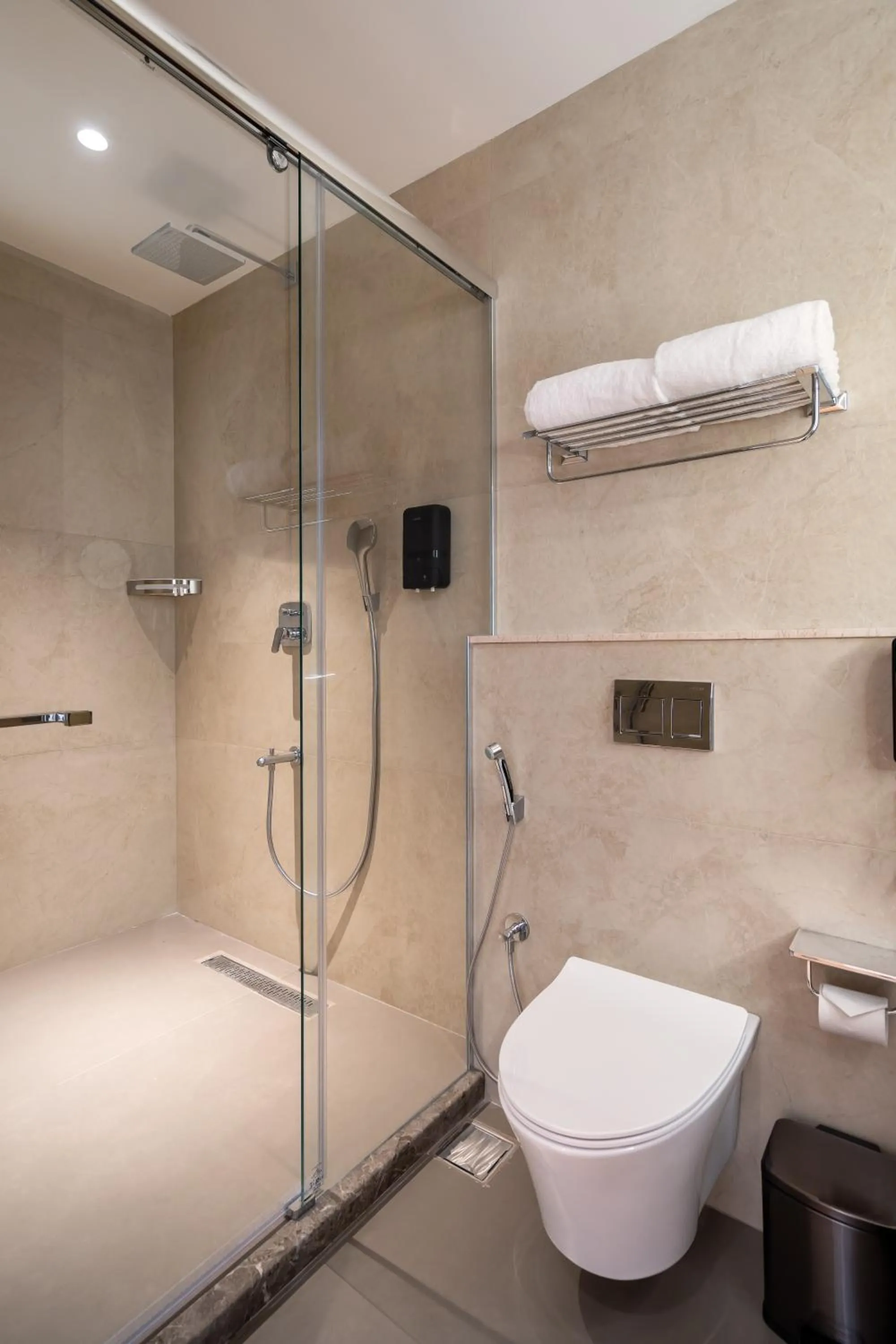 Toilet in Copper Leaf Hotels, Tirunelveli