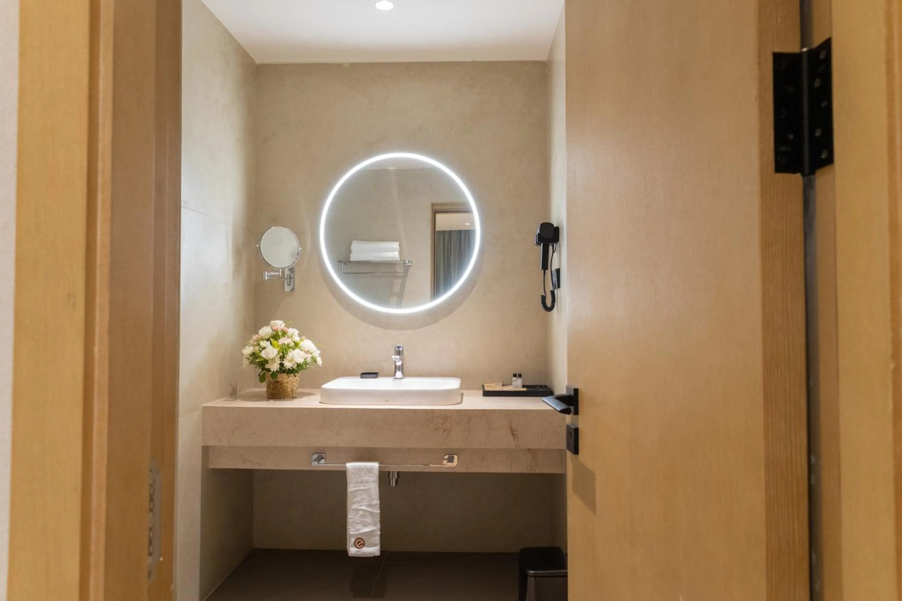 Bathroom in Copper Leaf Hotels, Tirunelveli