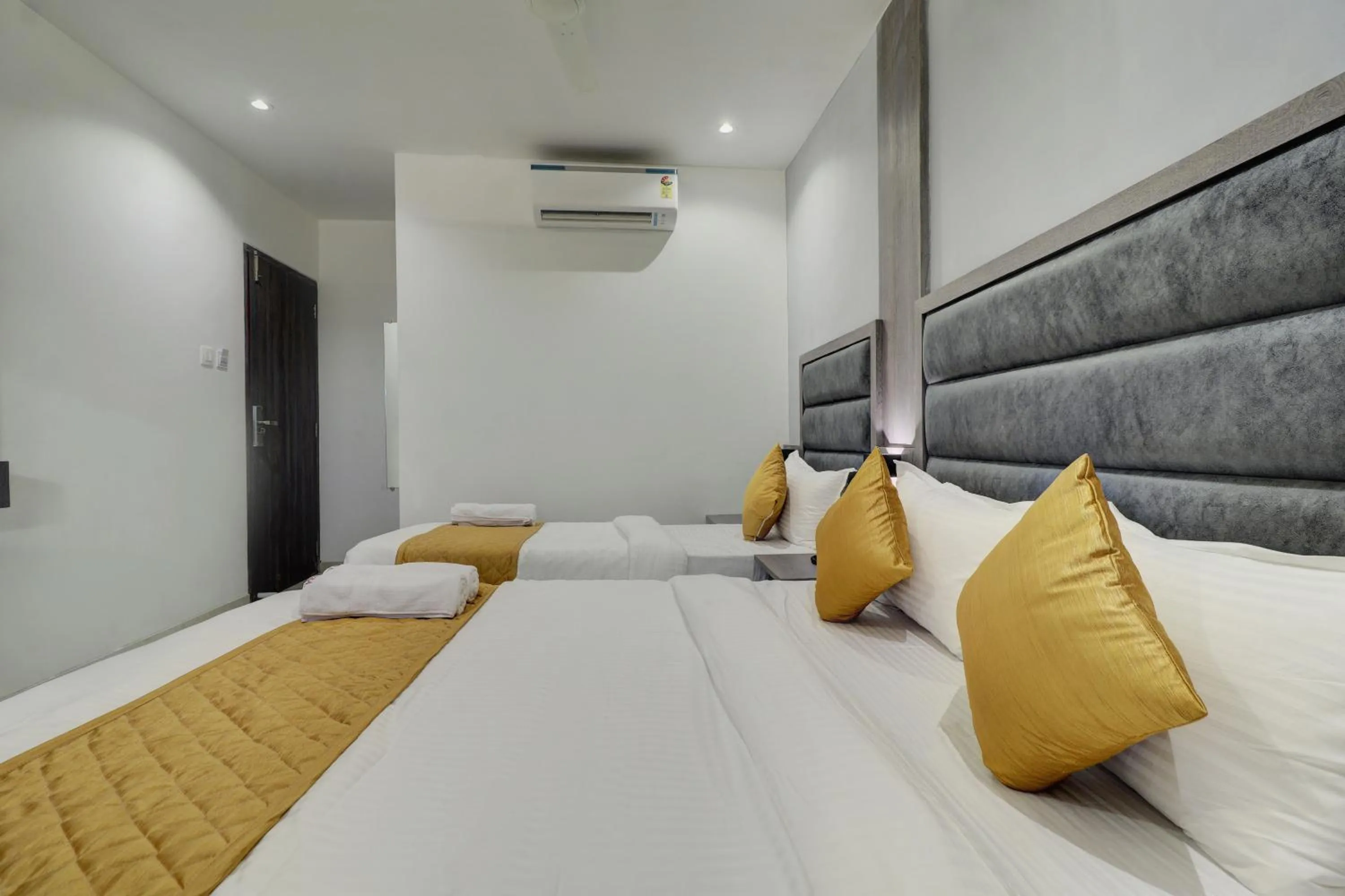 Bed in Hotel Isra International, BKC