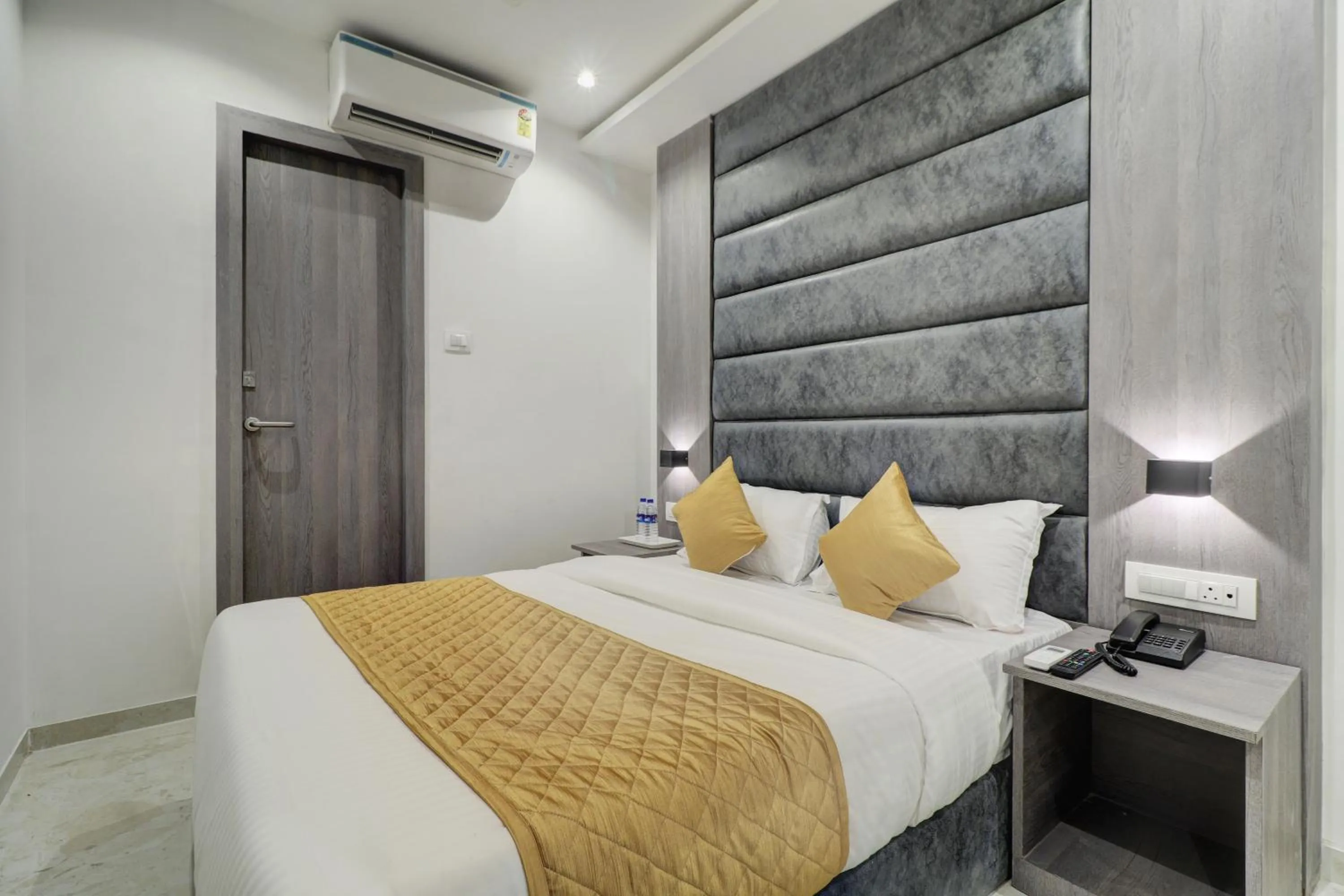 Bed in Hotel Isra International, BKC