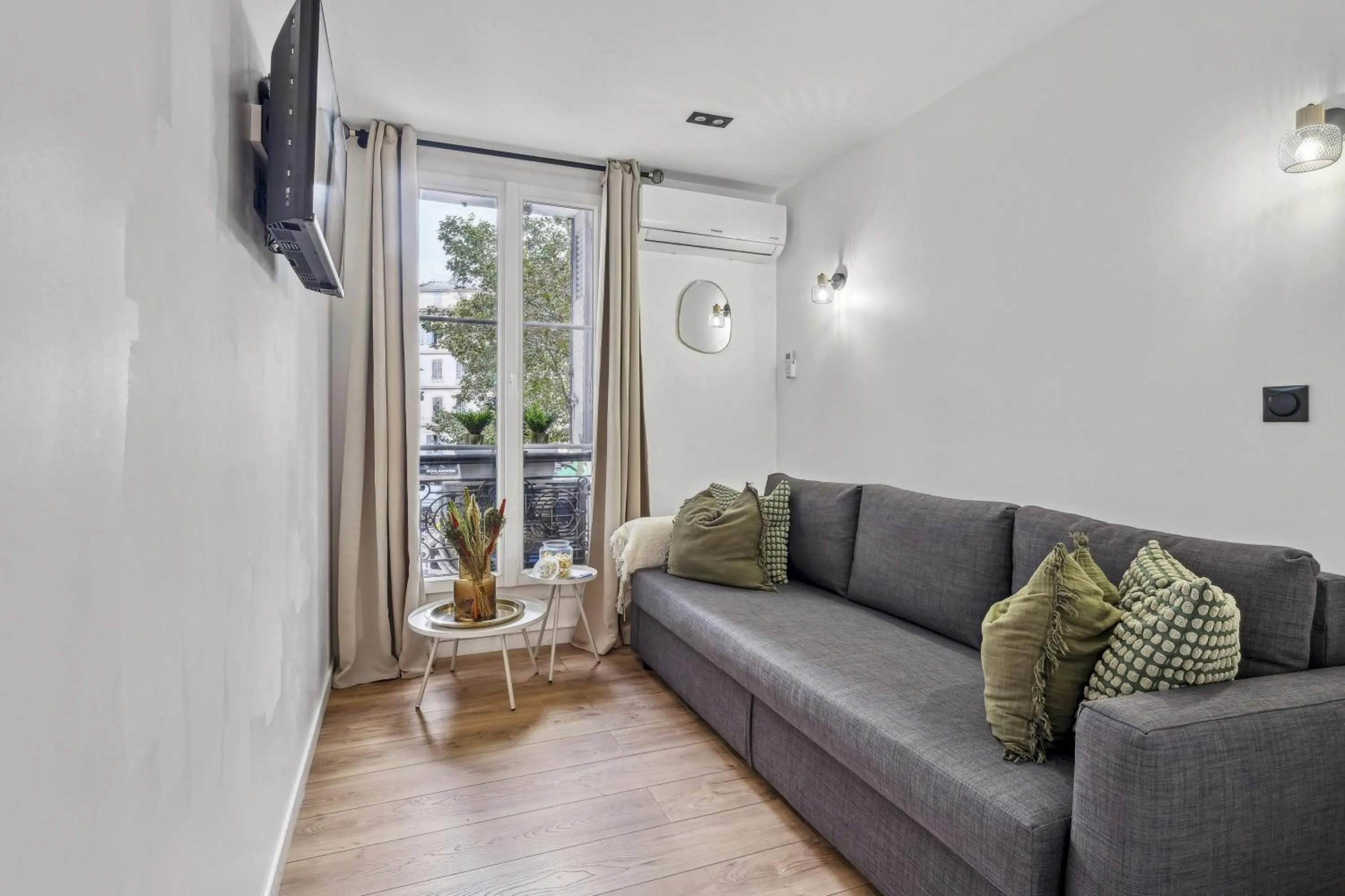 TV and multimedia in Rivages du Vieux Port