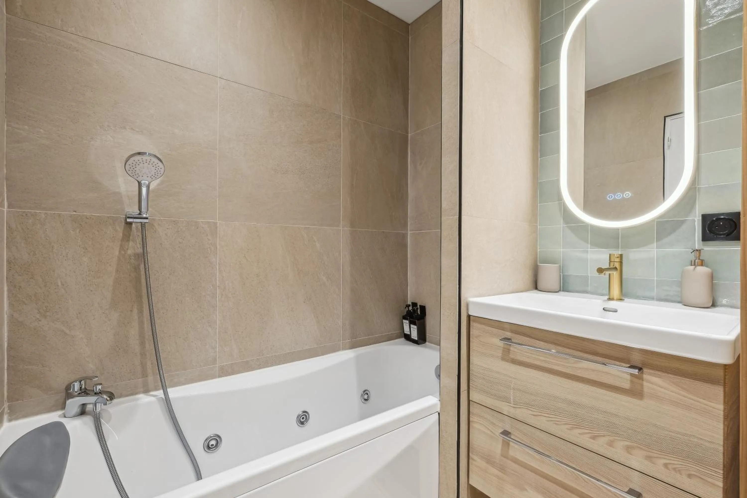 Bathroom in Rivages du Vieux Port