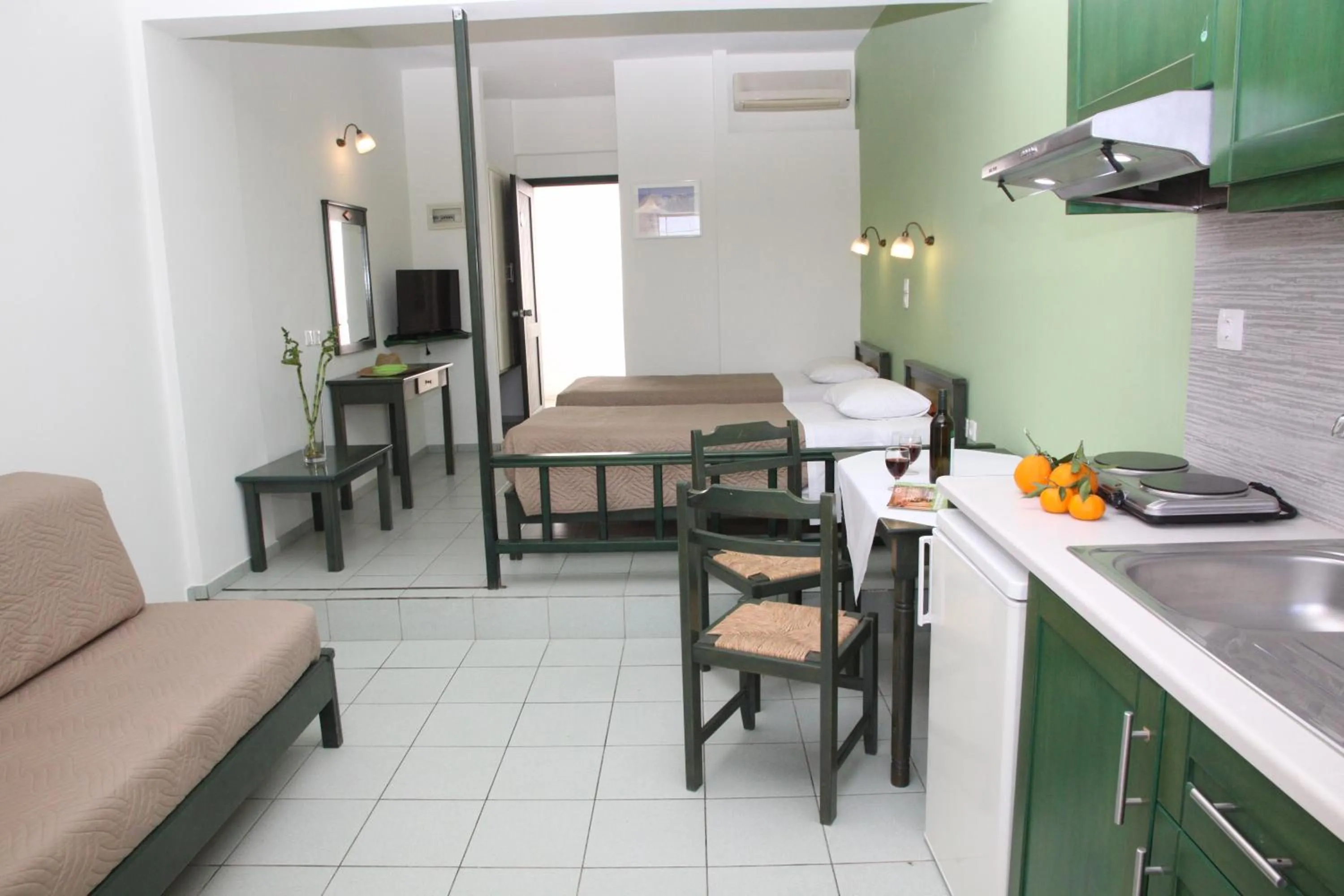 TV and multimedia in Apollon Hotel Apartments