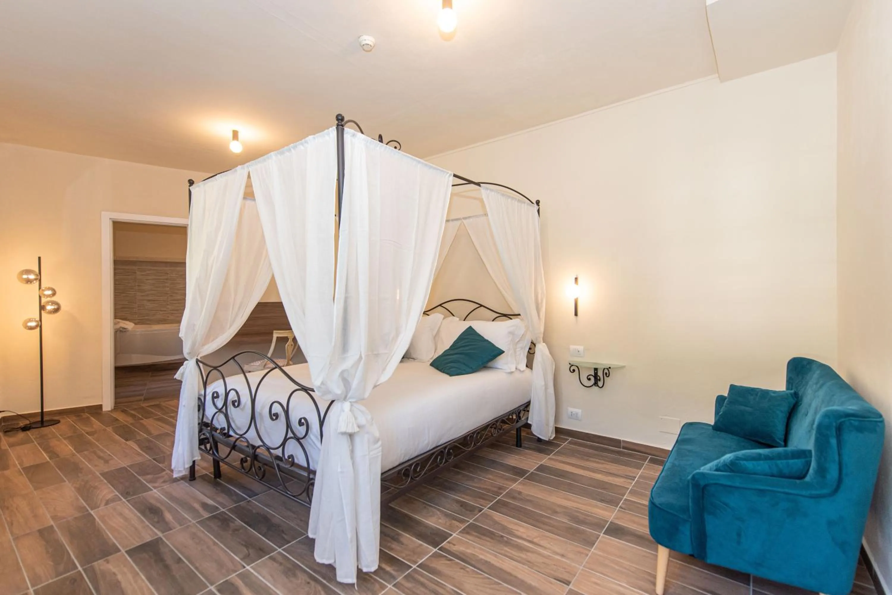 Suite with River View in La Ninfa Hotel