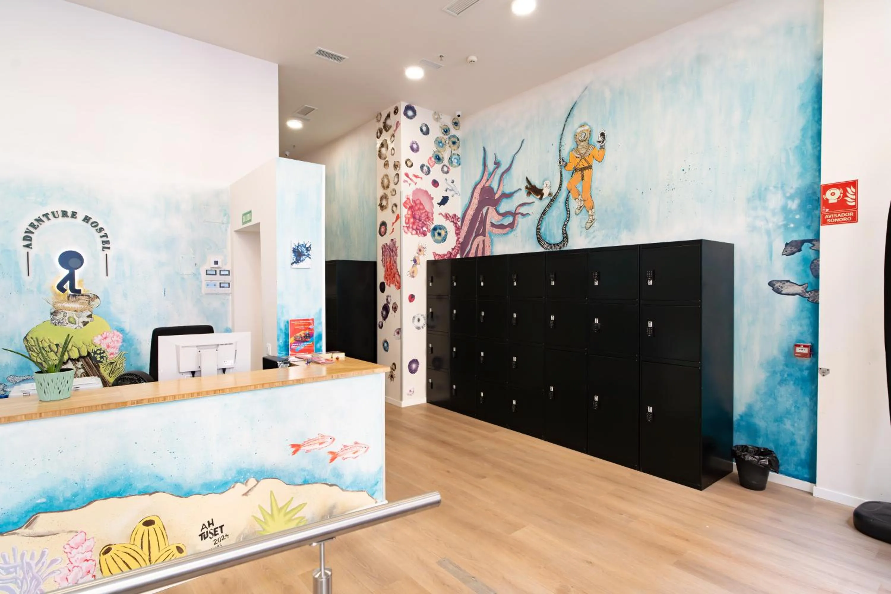 Lobby or reception in Adventure Hostel Madrid