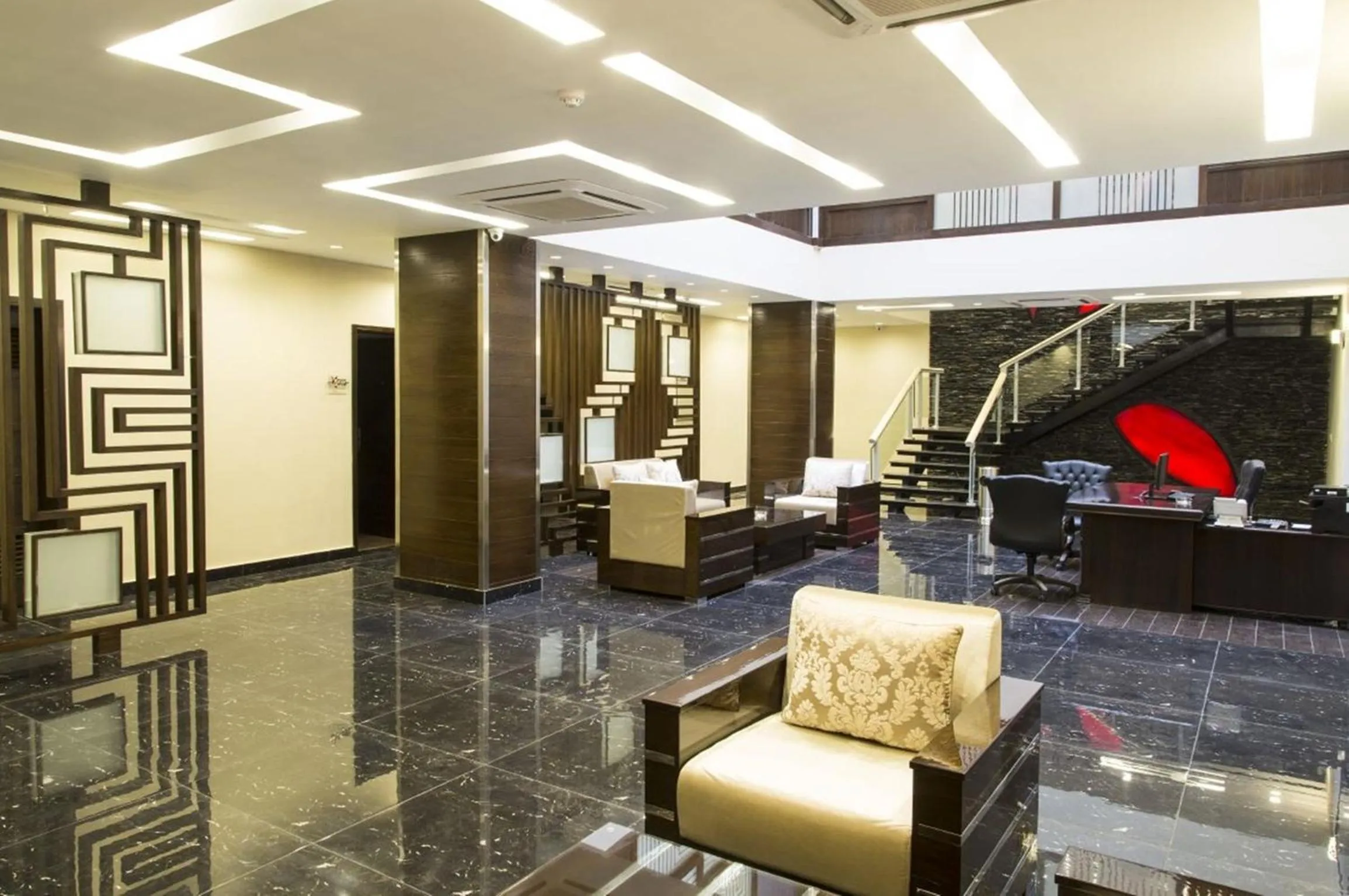 Lobby or reception in Royaute Luxury Suites and Hotel Gulberg Lahore