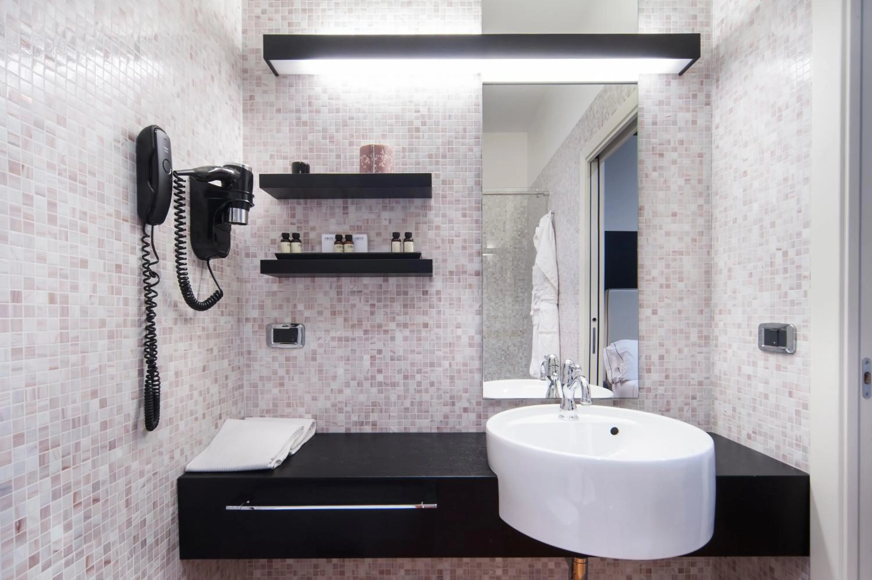 Bathroom in SeePort Hotel