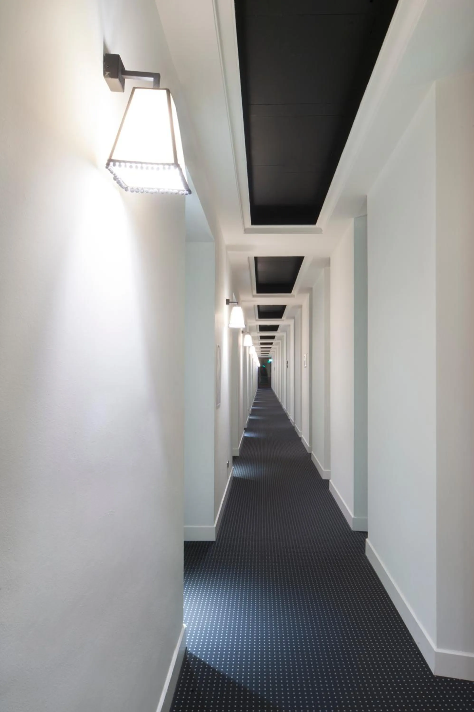 Area and facilities in SeePort Hotel