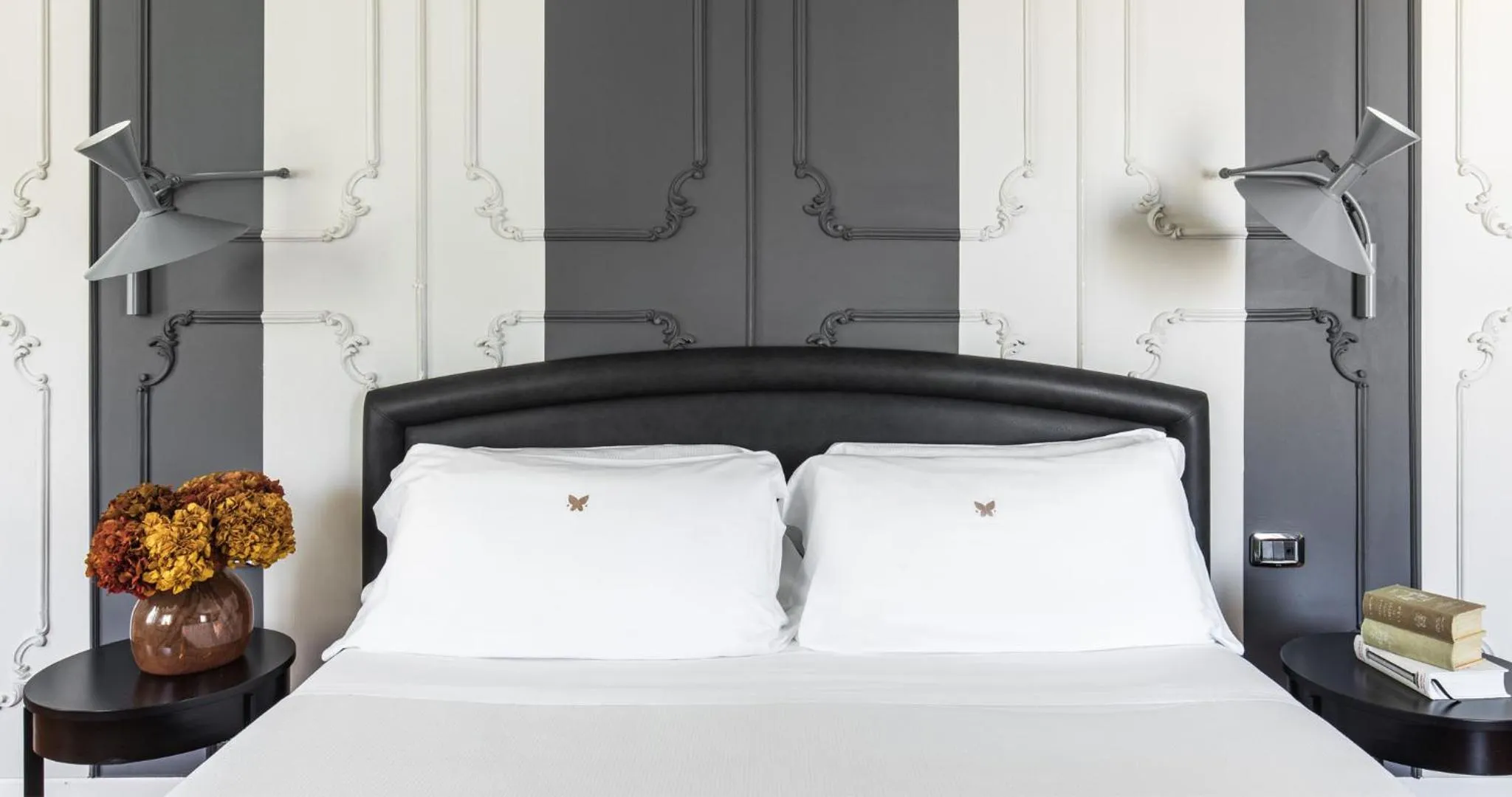 Photo of the whole room, Bed in SeePort Hotel