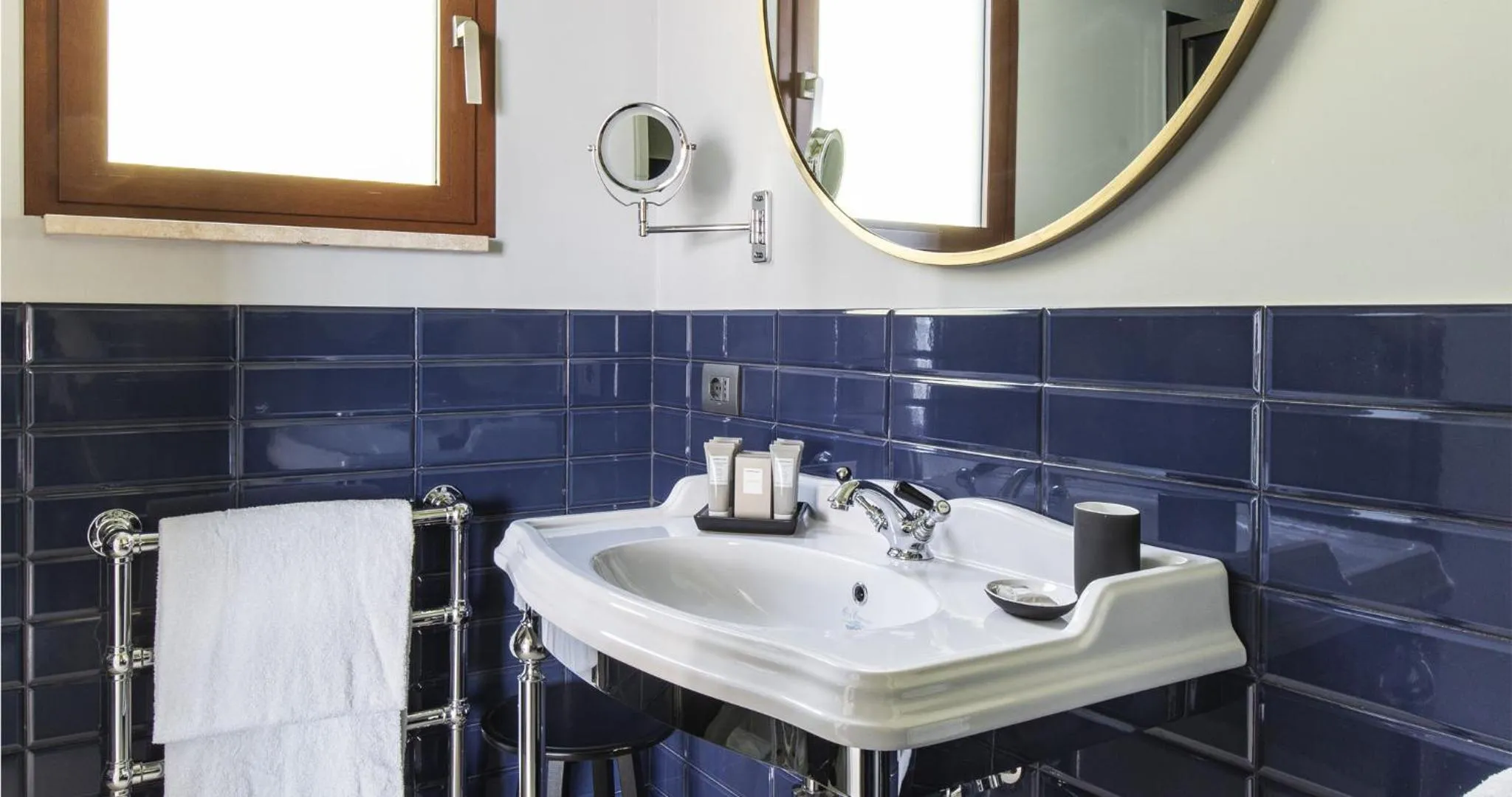 Bathroom in SeePort Hotel