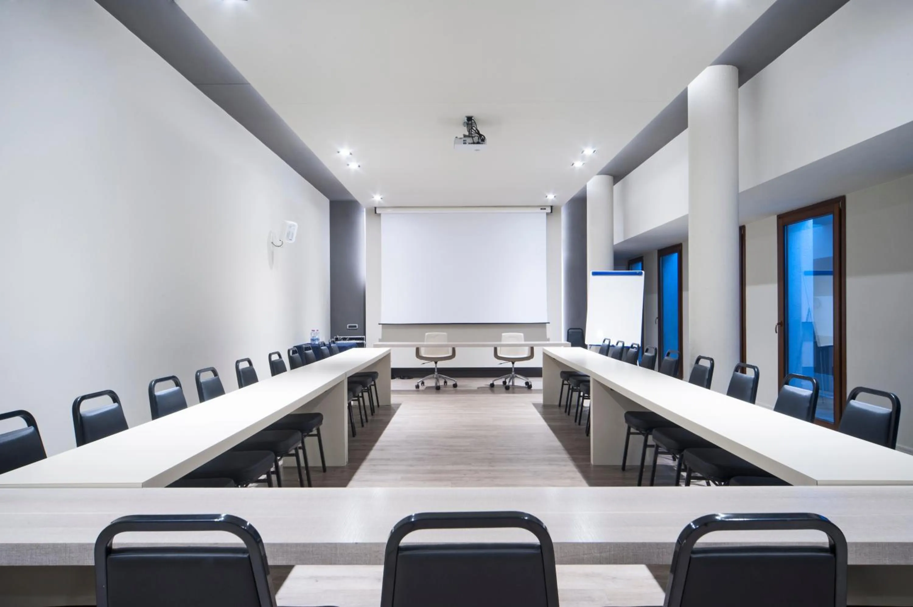 Meeting/conference room in SeePort Hotel