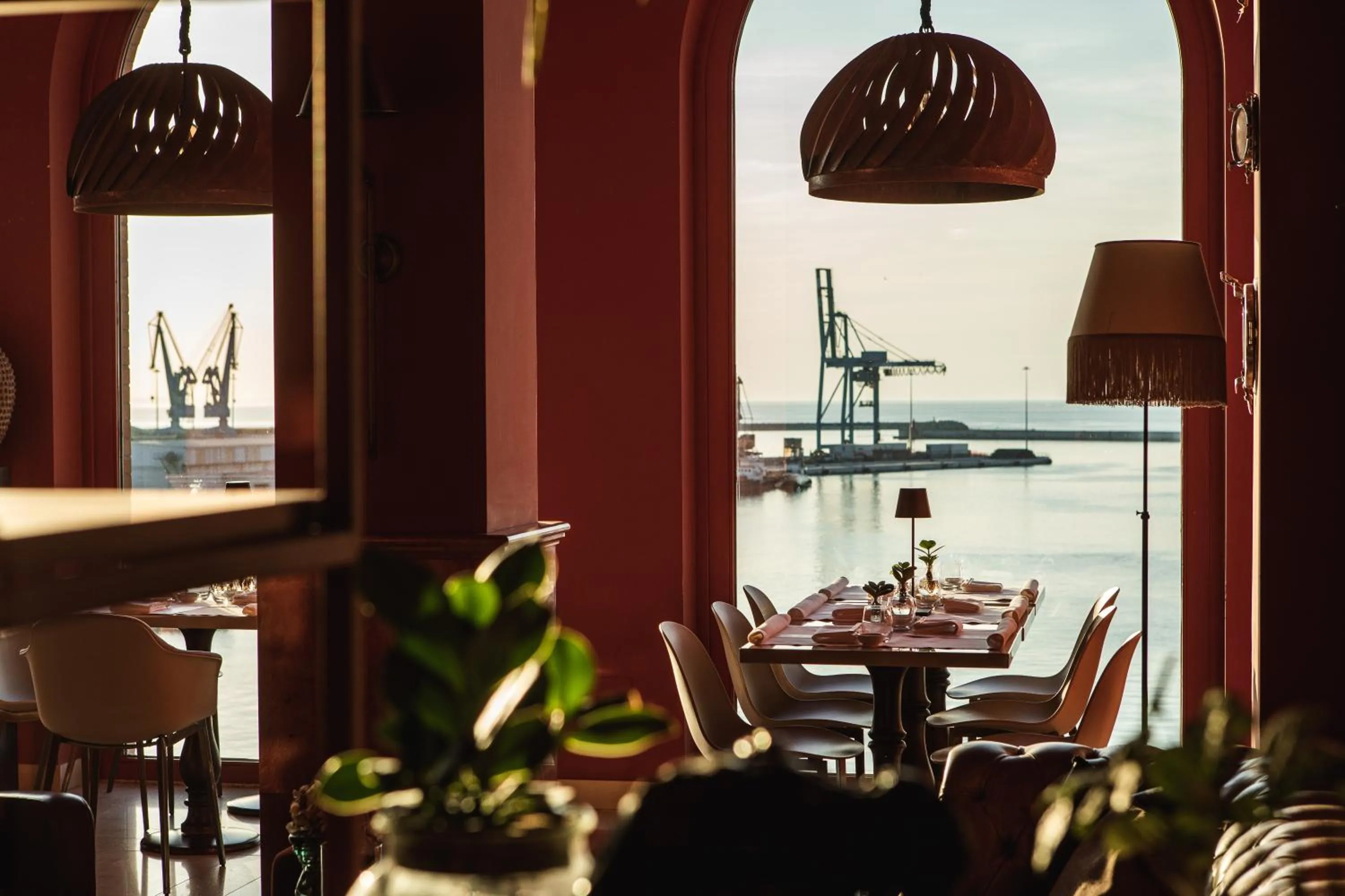 Restaurant/places to eat in SeePort Hotel