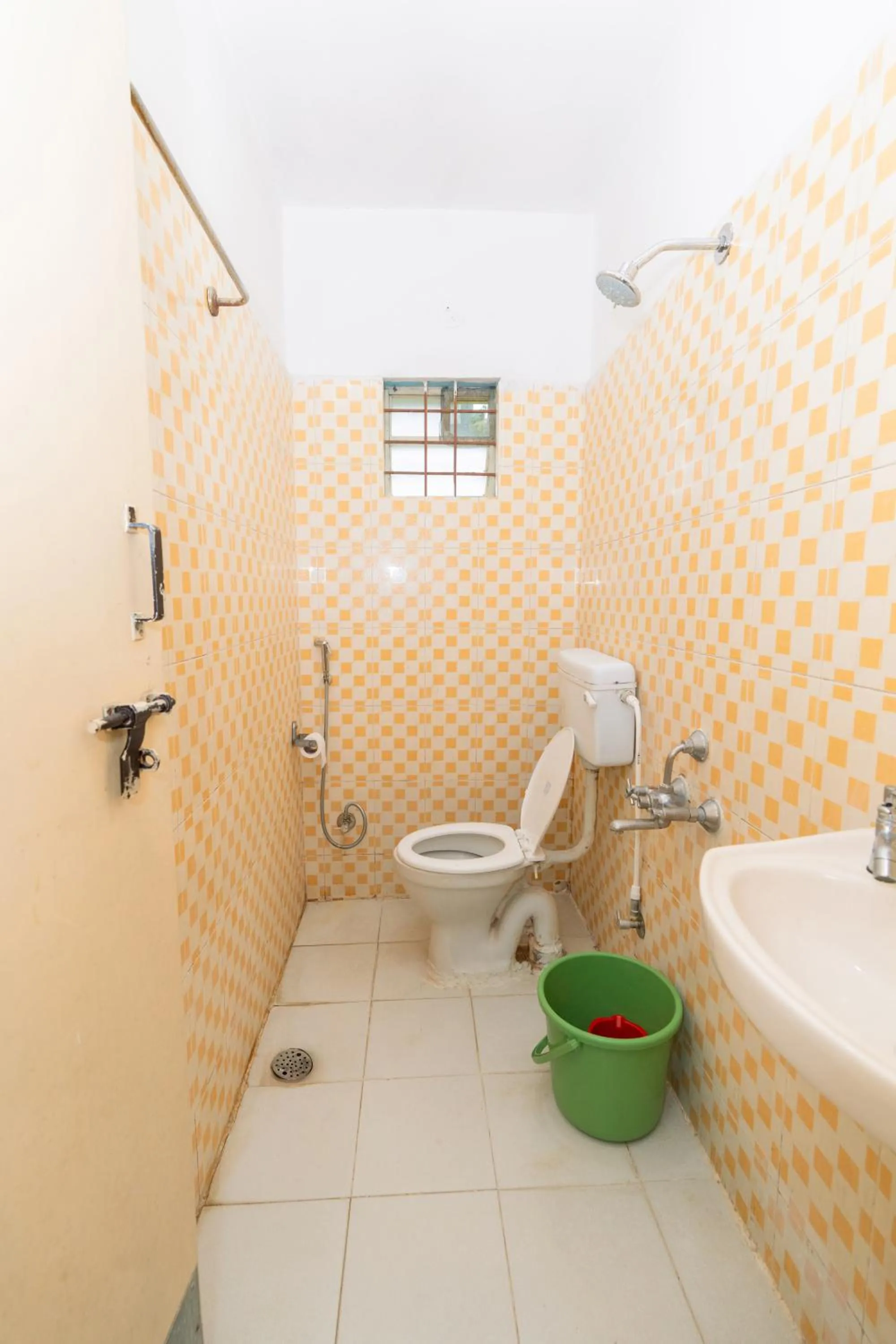 Bathroom in Hotel Natasha Regency Bangalore Airport