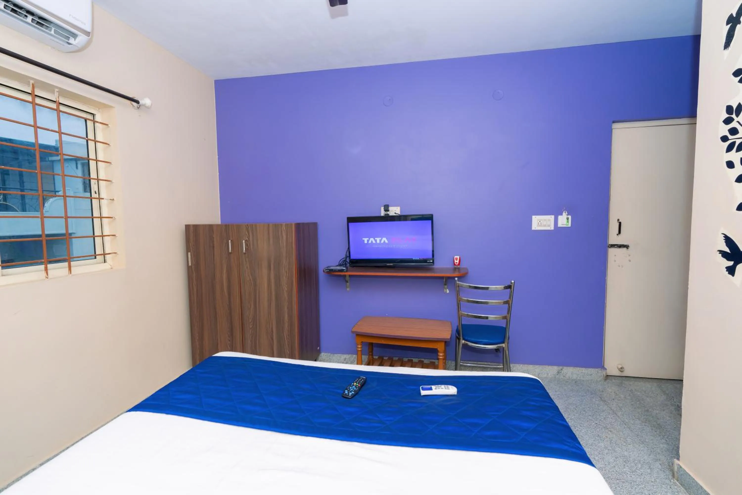 TV and multimedia, Bed in Hotel Natasha Regency Bangalore Airport