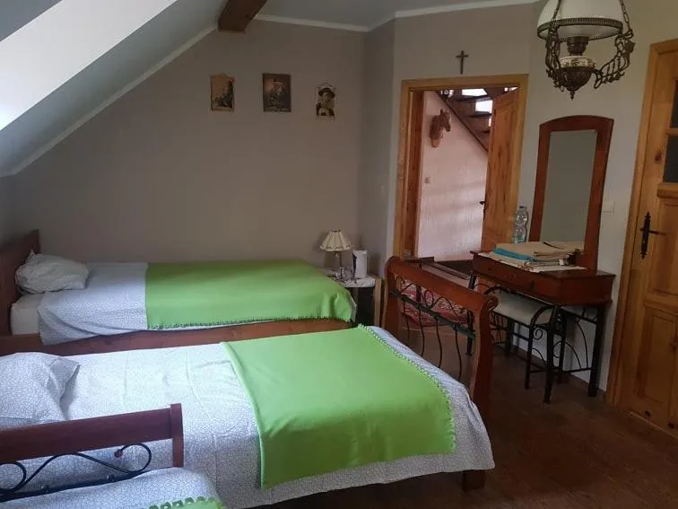 Bed in Kurnik Polski agroturystyka