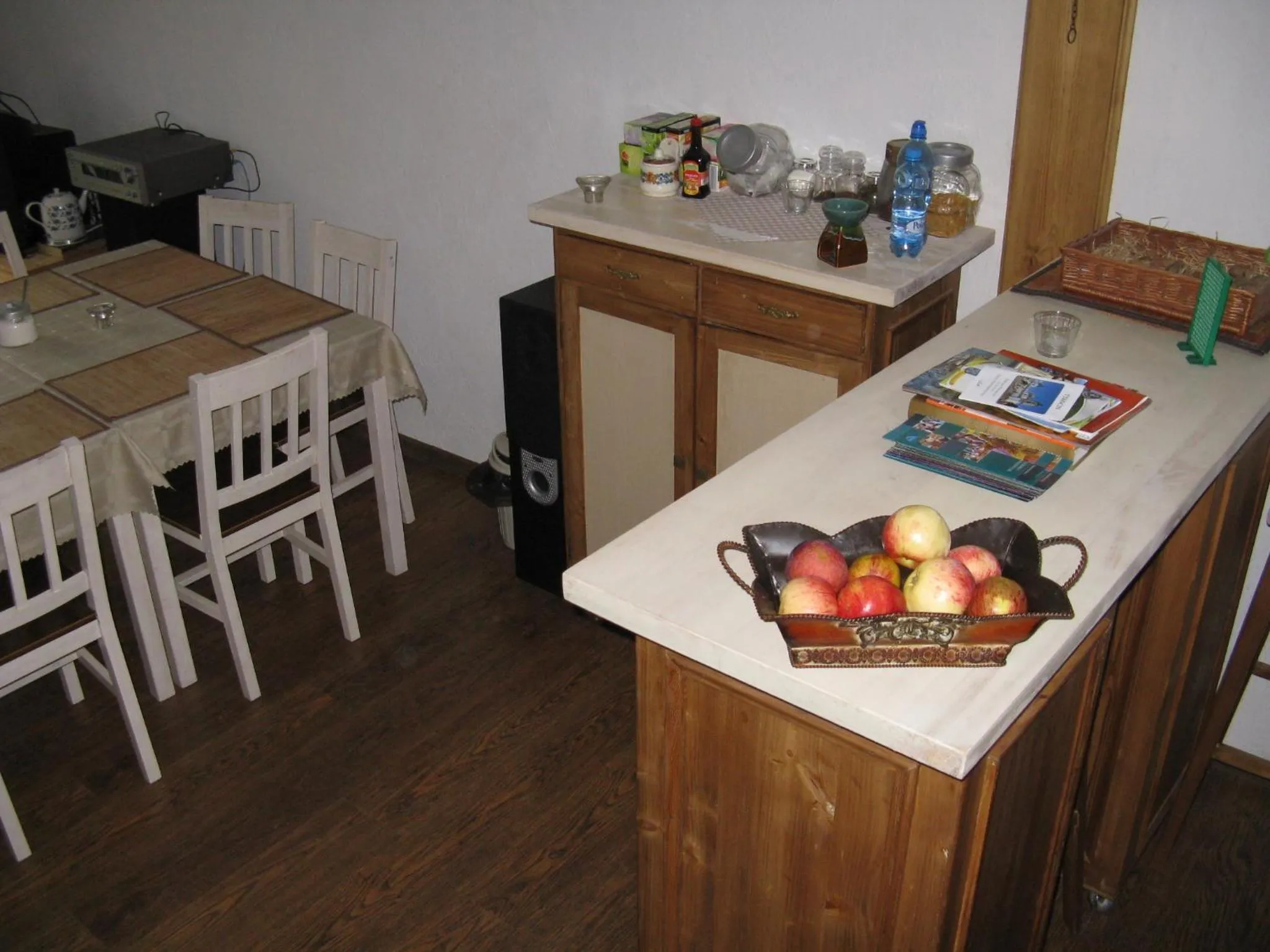 Communal lounge/ TV room in Kurnik Polski agroturystyka