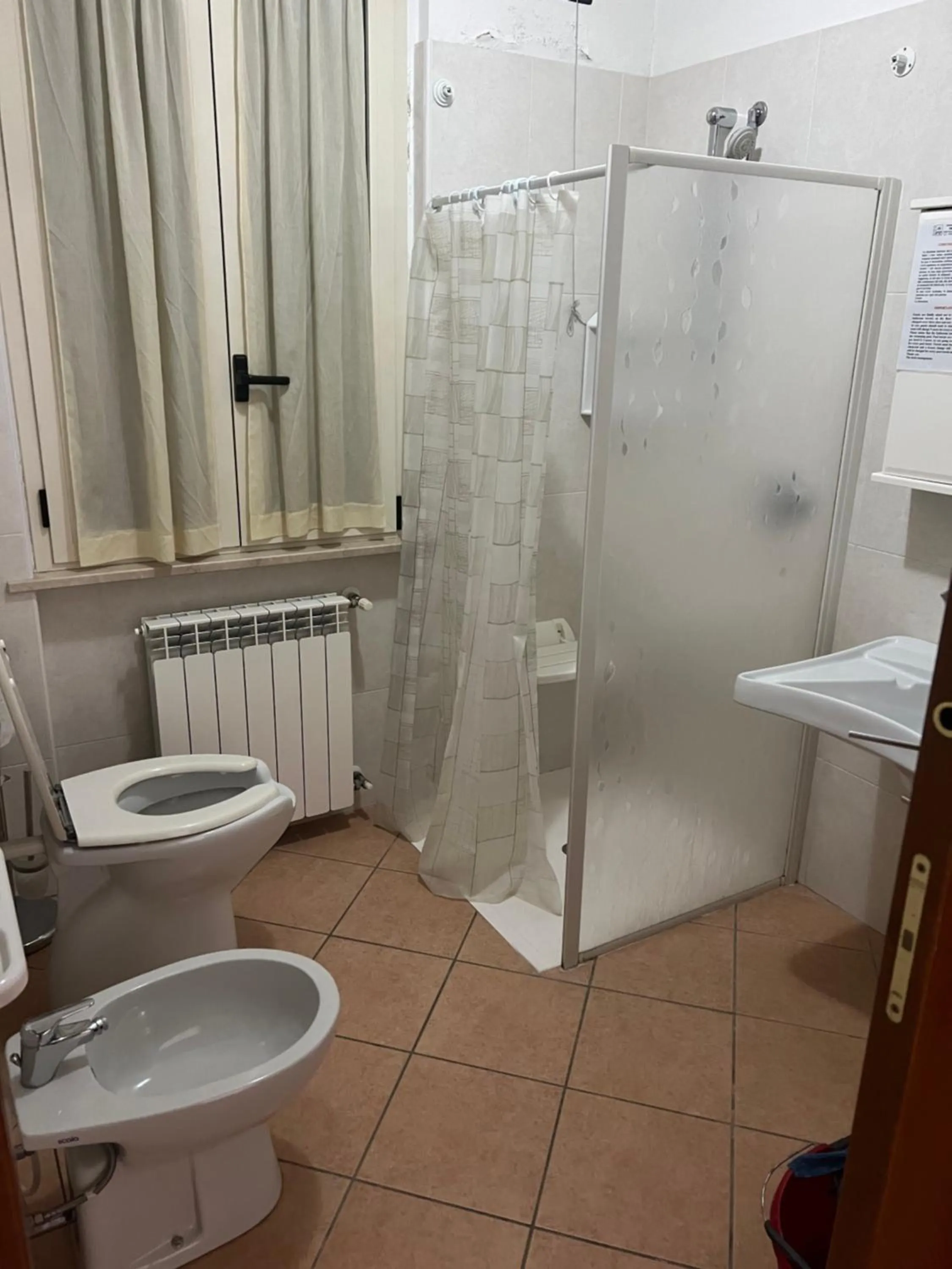 Shower in Albergo quatro pini