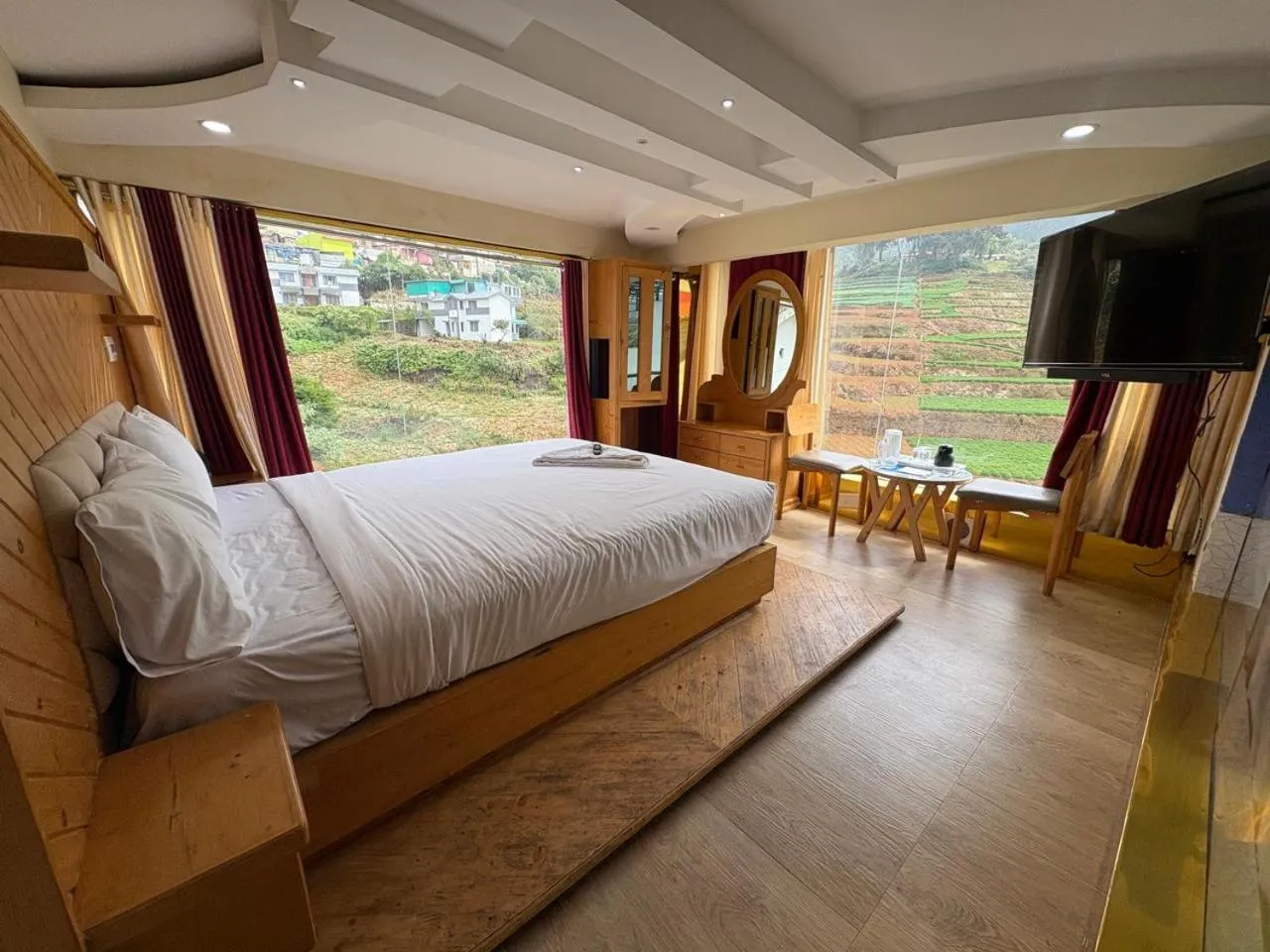 King Room with Mountain View in Rozana Retreats Ooty