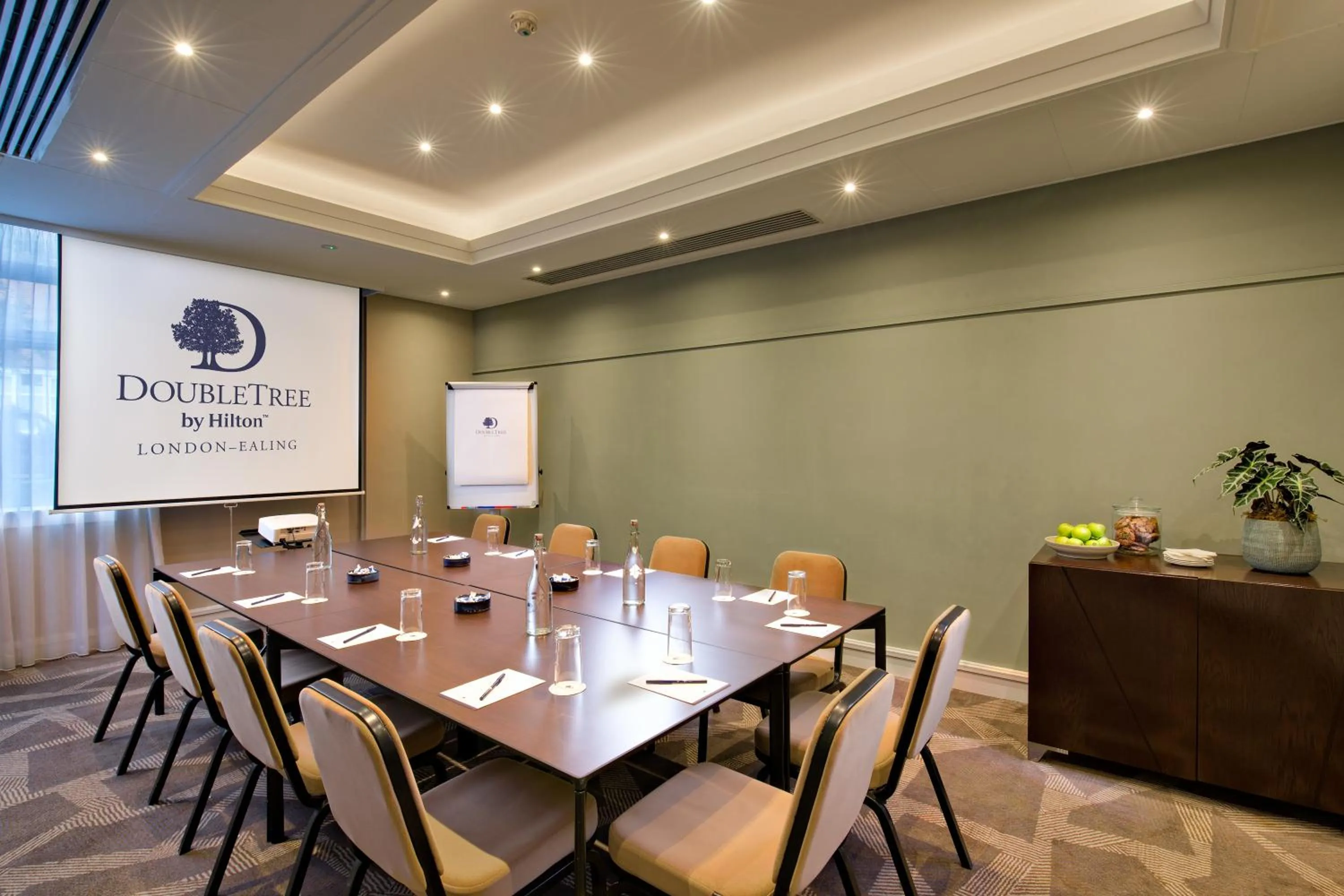 Meeting/conference room in DoubleTree by Hilton London Ealing