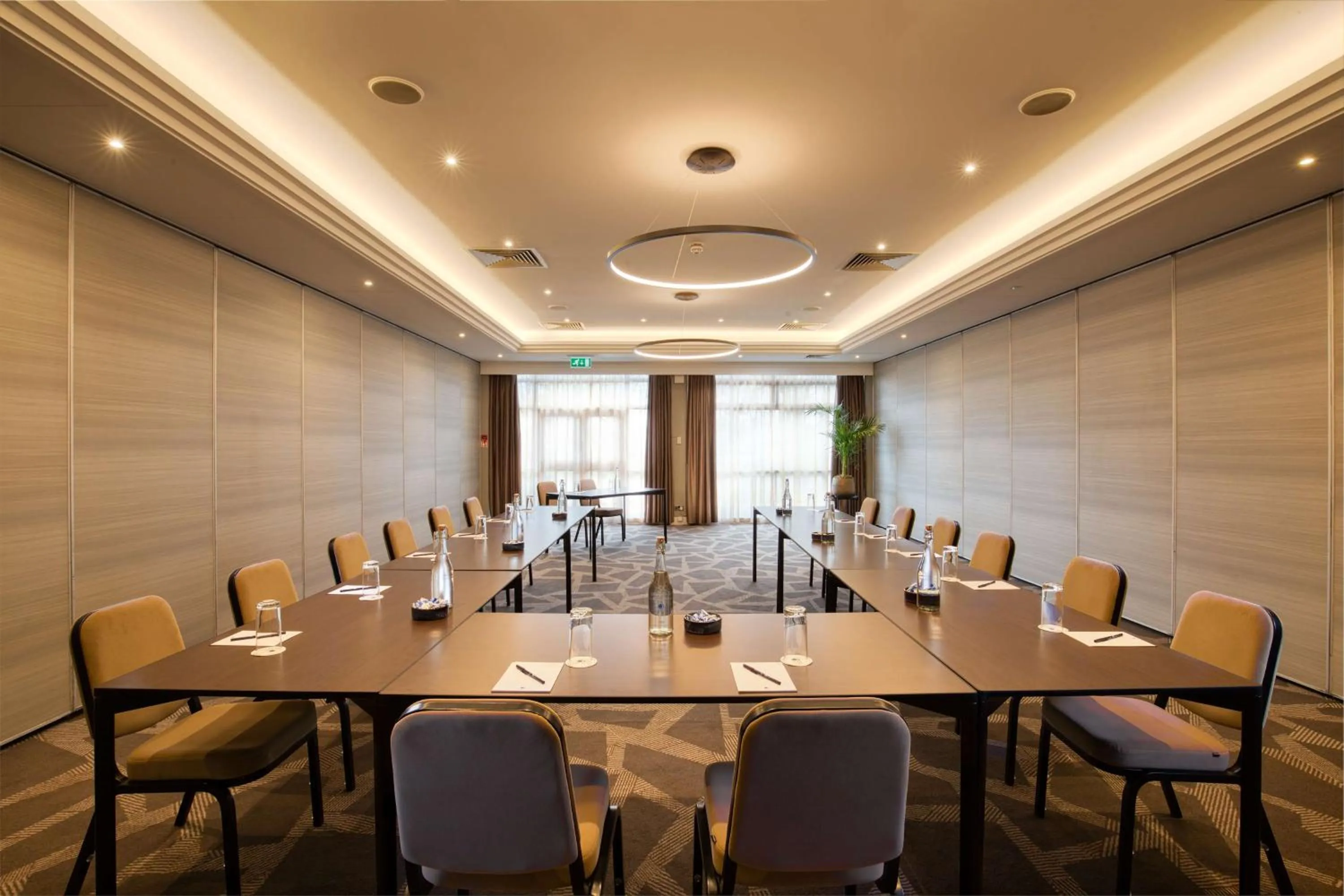 Meeting/conference room in DoubleTree by Hilton London Ealing