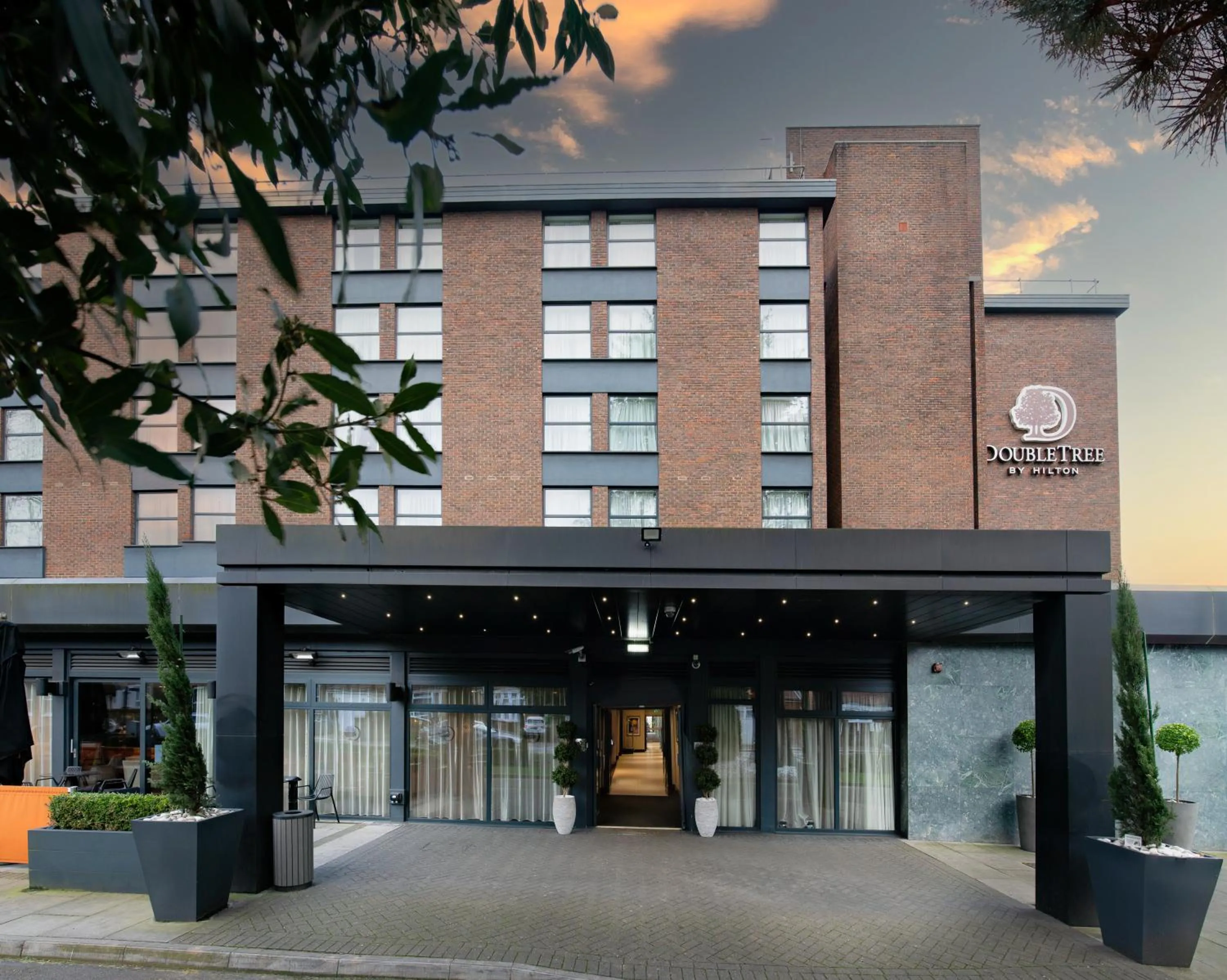 Facade/entrance in DoubleTree by Hilton London Ealing